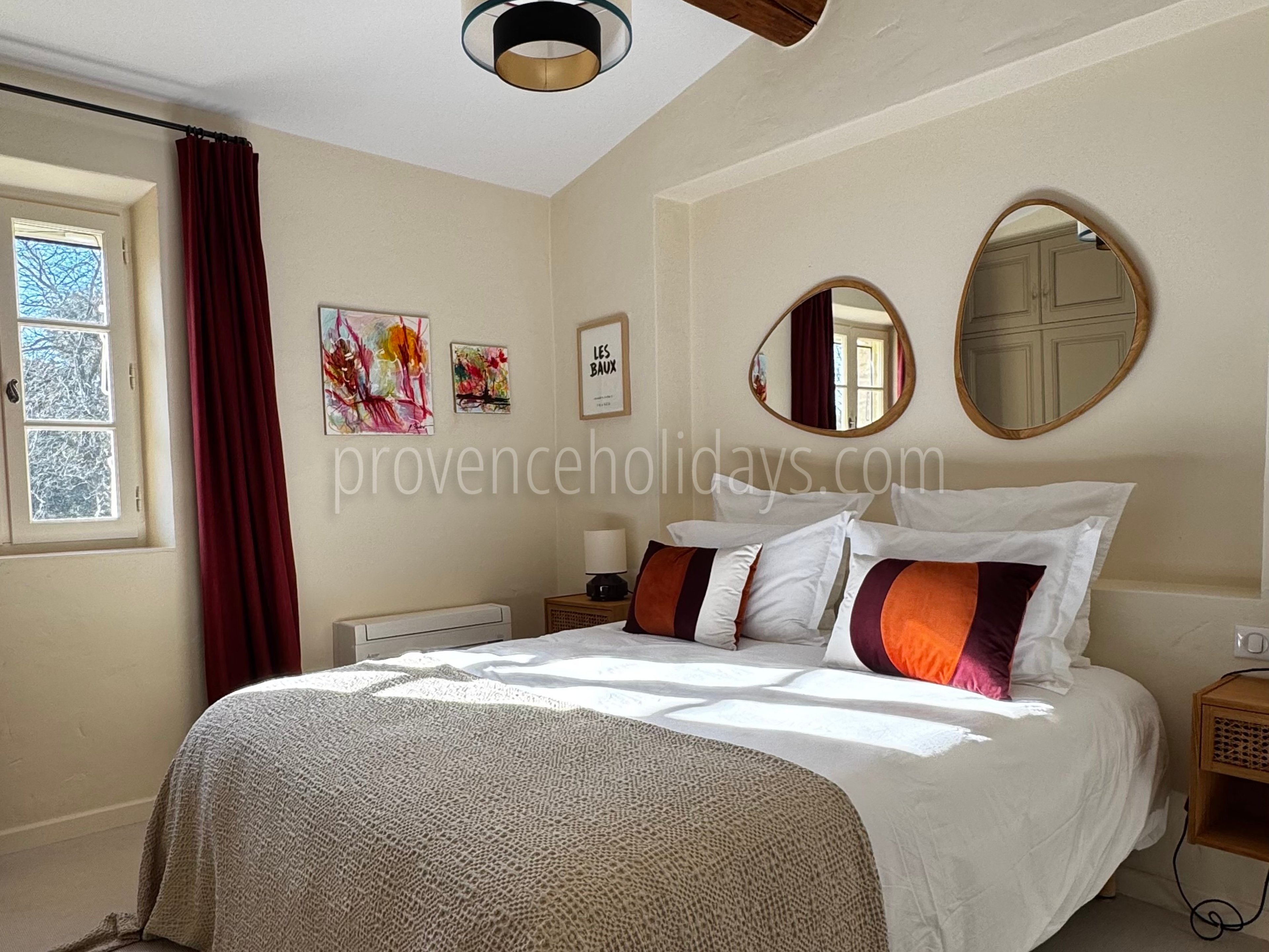 43 - Le Mas des Magnans: Villa: Bedroom