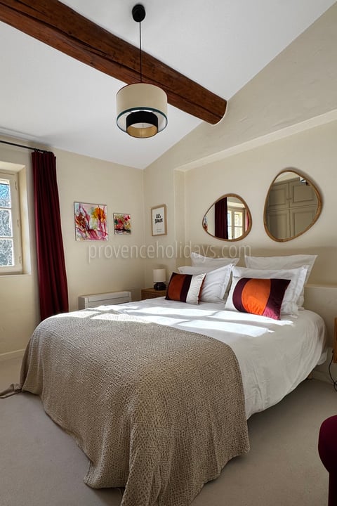43 - Le Mas des Magnans: Villa: Bedroom