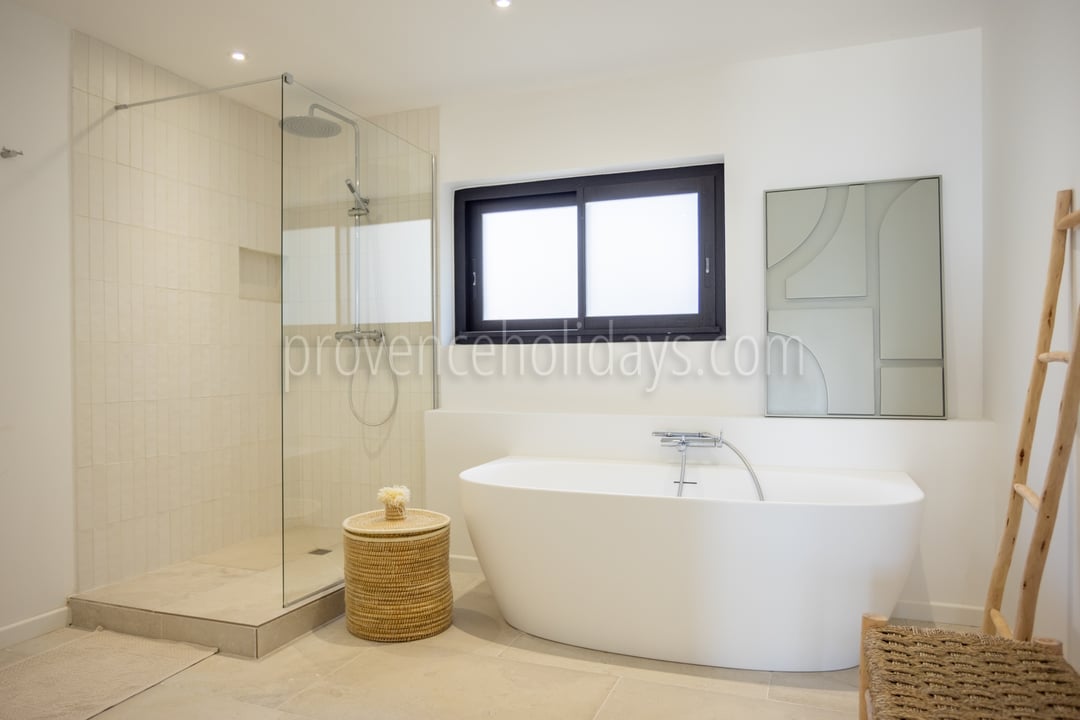 7 - Villa The Moon: Villa: Bathroom