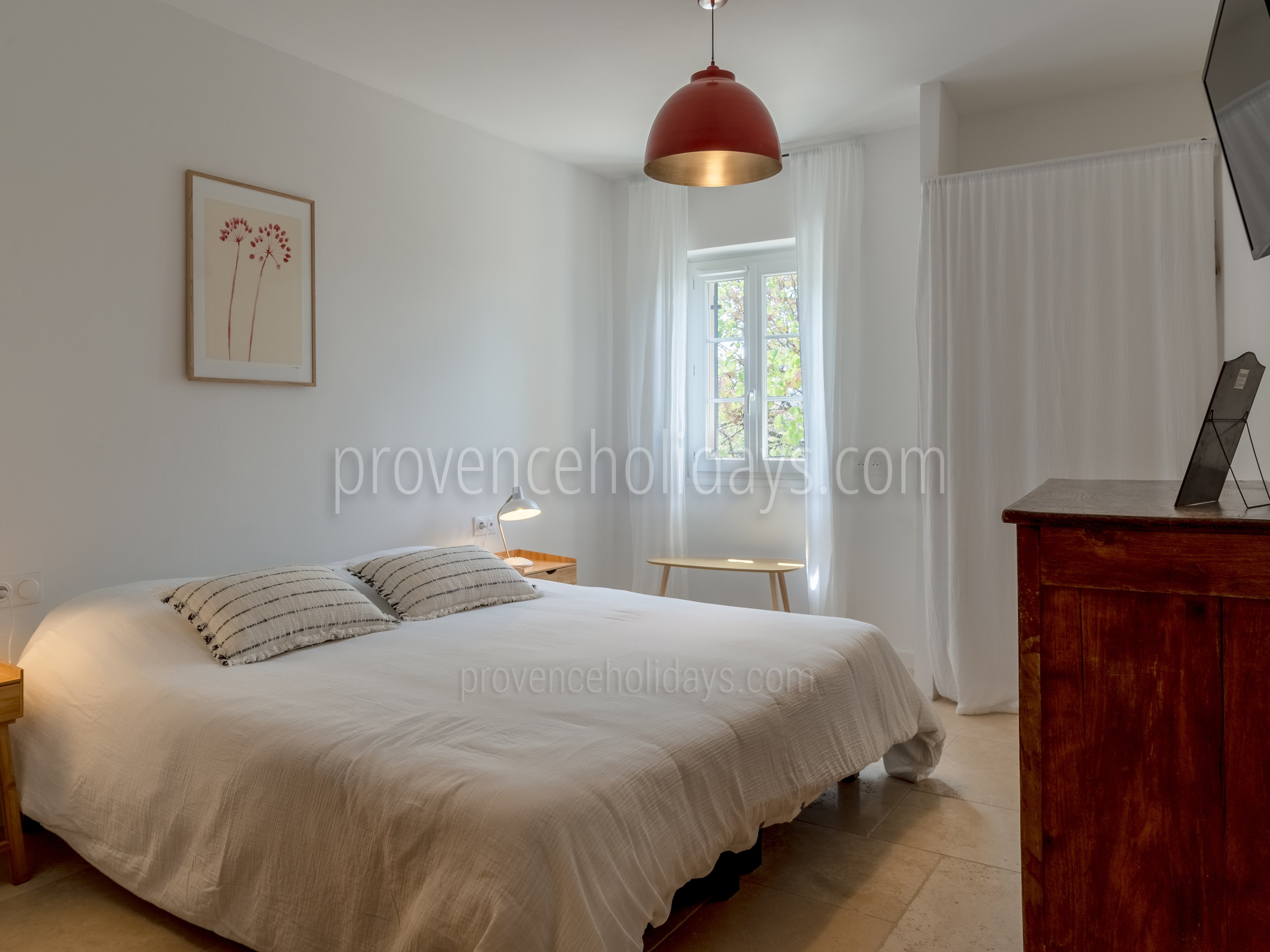 26 - Mas des Aires: Villa: Bedroom