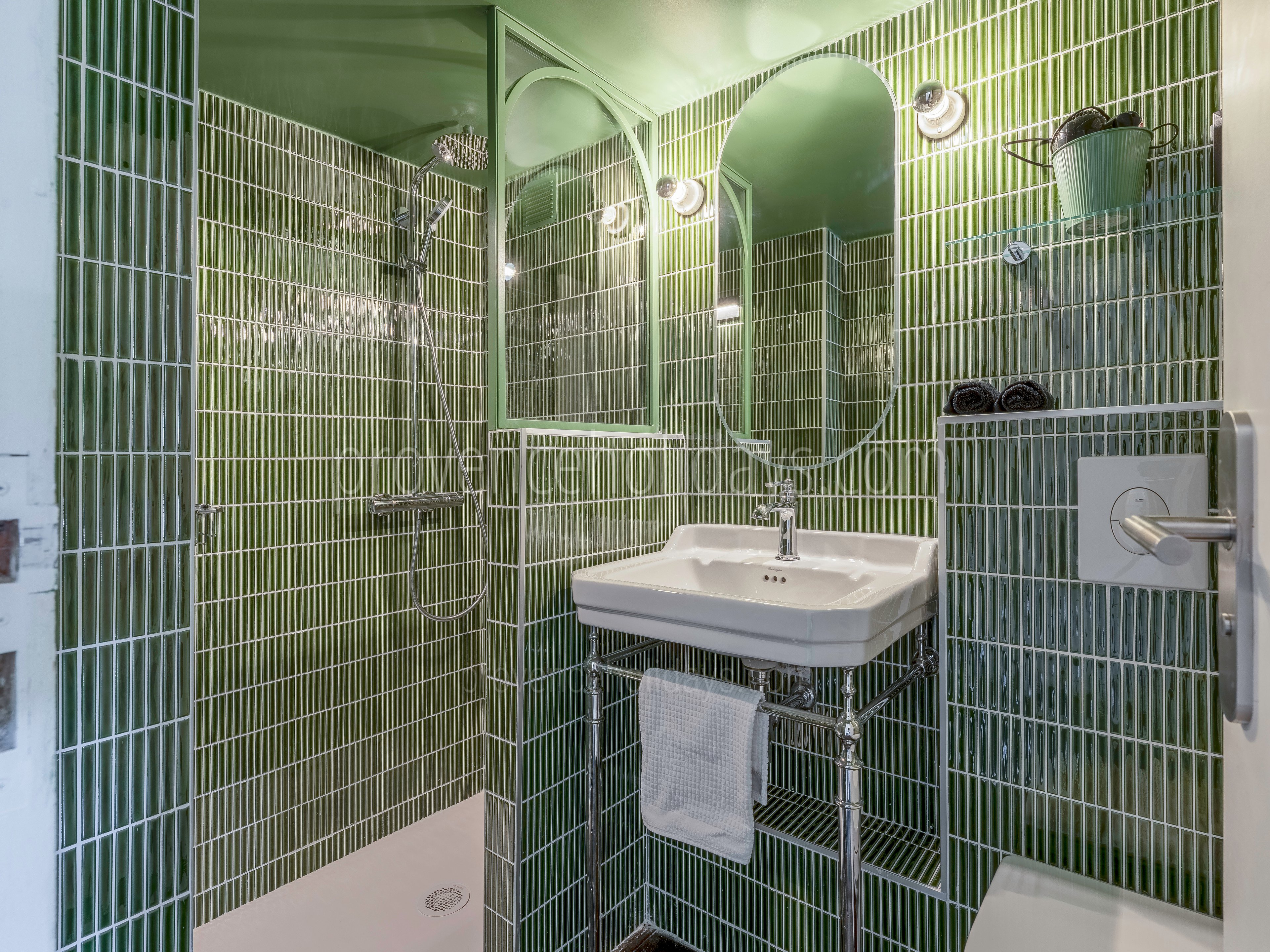 48 - Le Moulin de Gordes: Villa: Bathroom