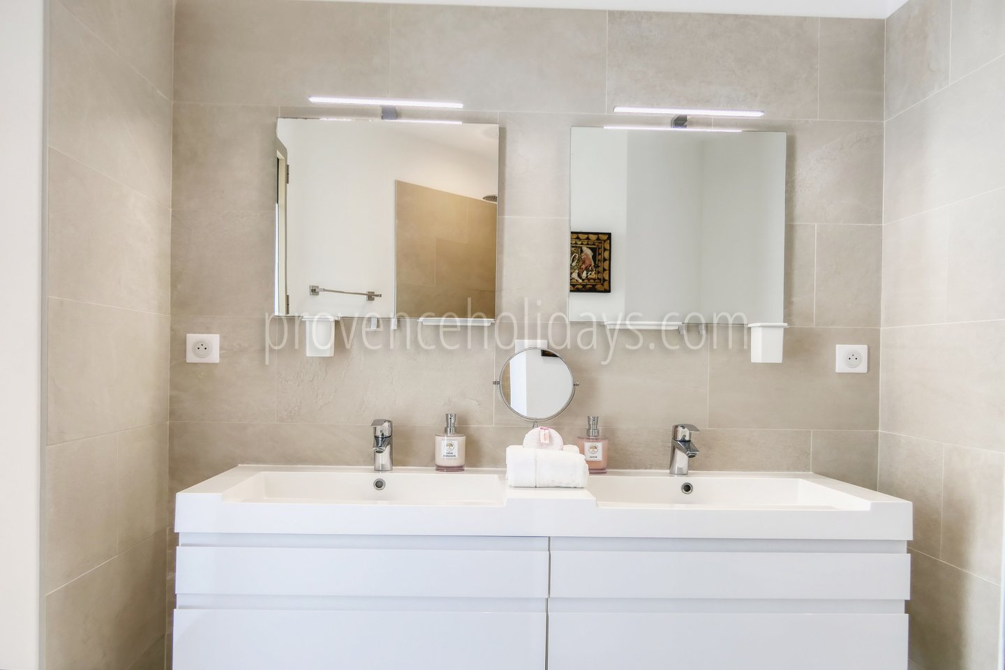 6 - Villa Florensia: Villa: Bathroom