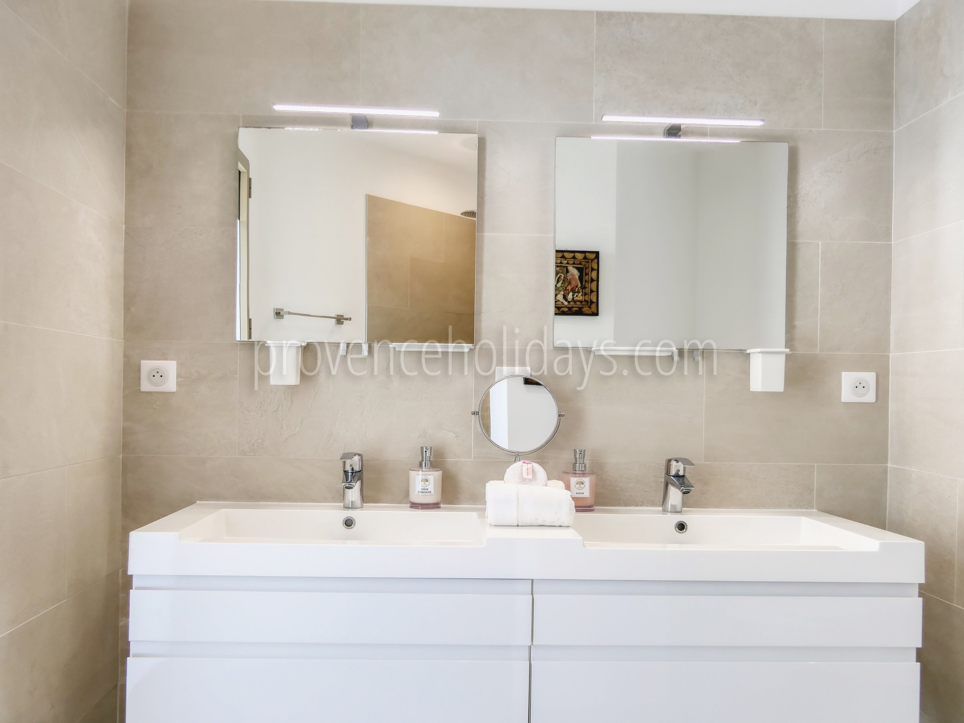 6 - Villa Florensia: Villa: Bathroom