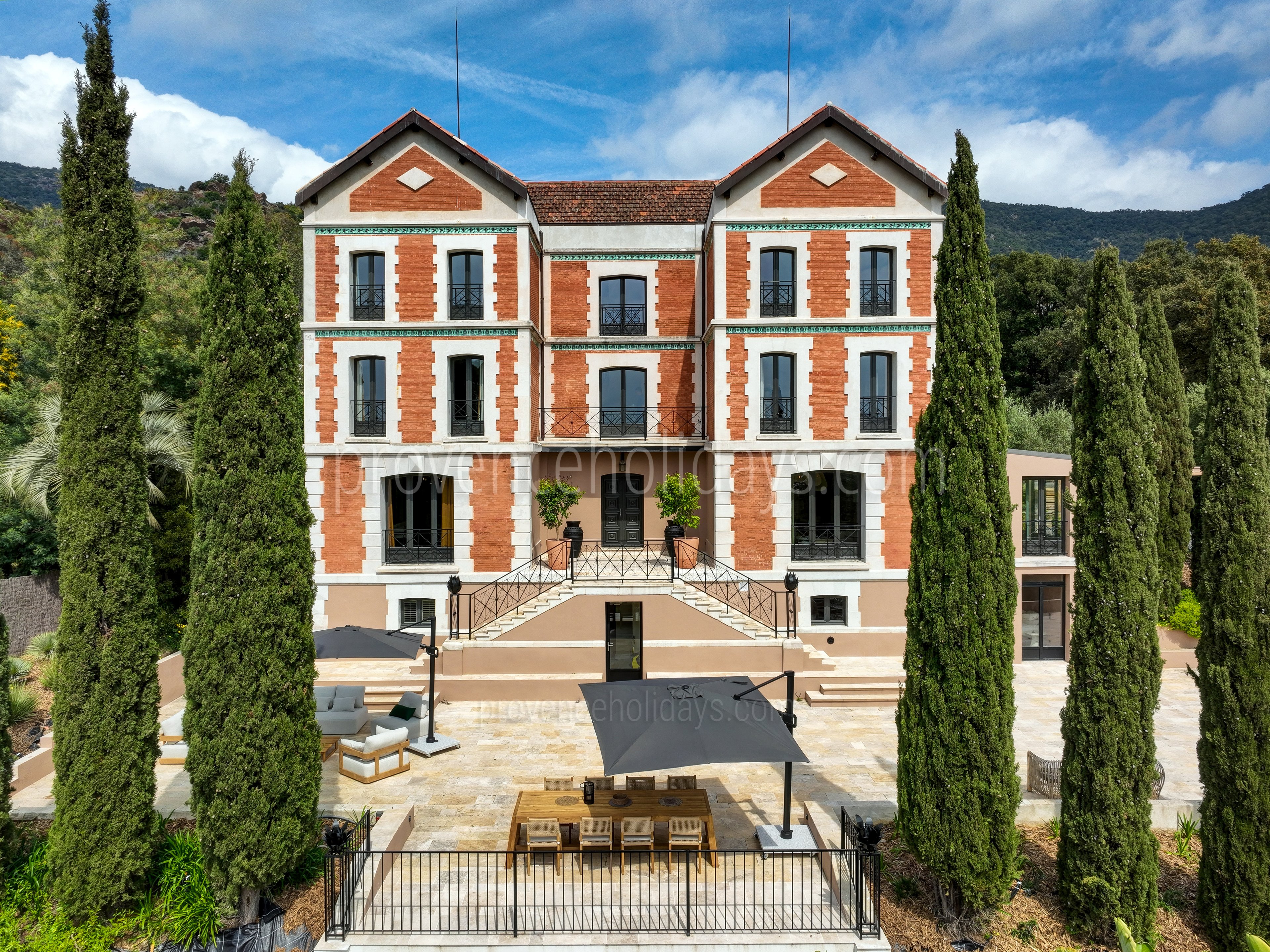 36 - Villa Castel: Villa: Exterior