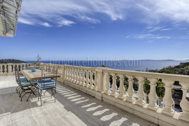 4 - Villa avec jardin arboré à Rayol-Canadel-sur-Mer: Villa: Exterior
