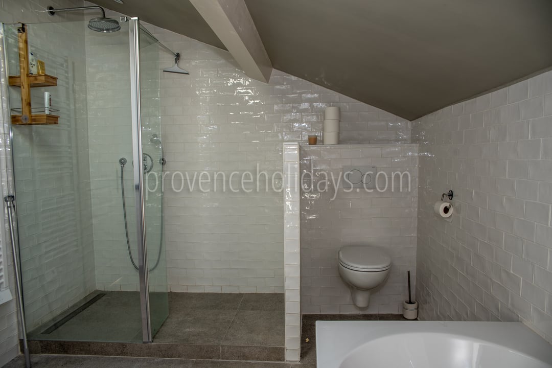 12 - La Bastide: Villa: Bathroom