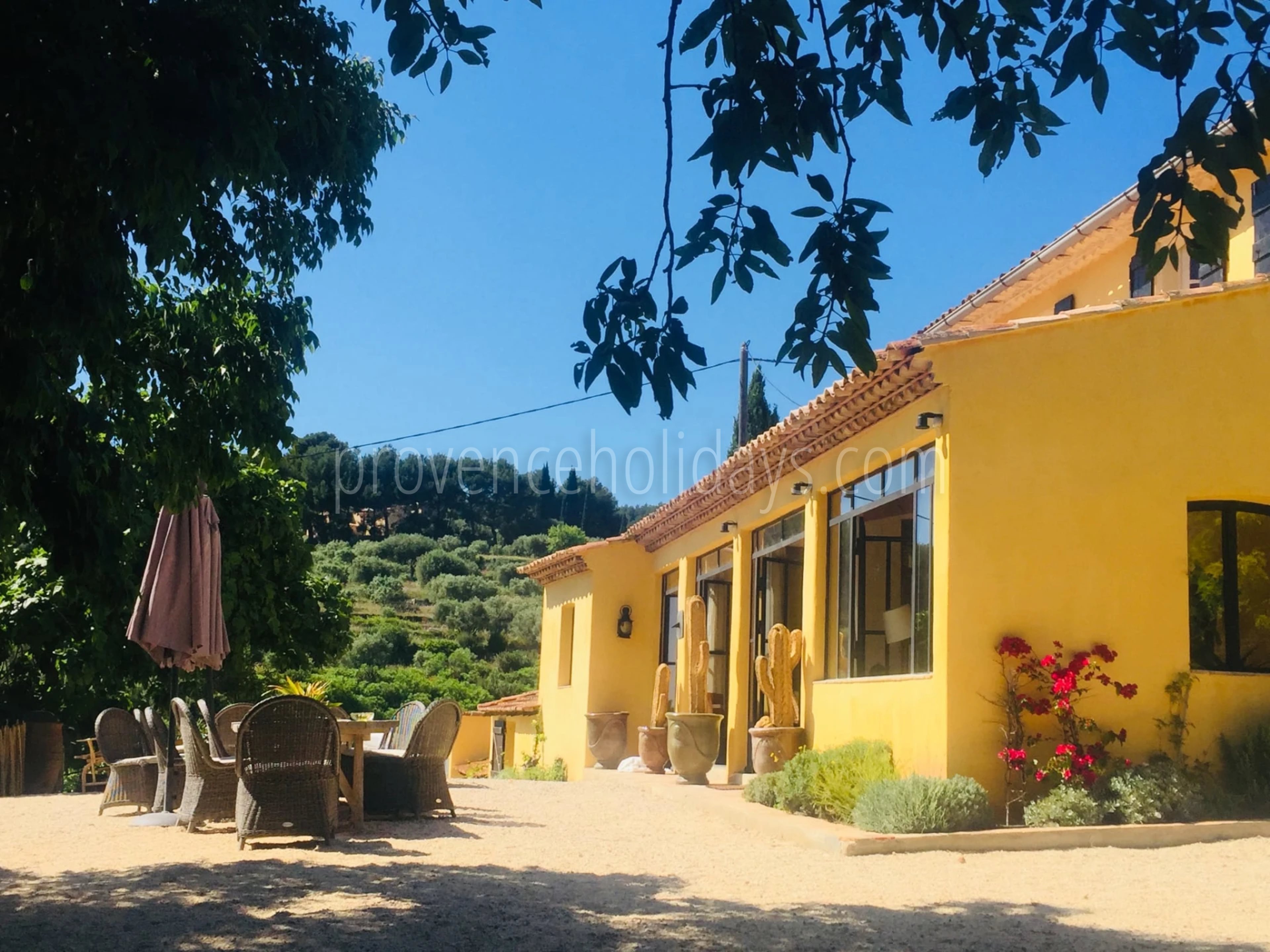 4 - La Bastide Ensoleillée: Villa: Exterior