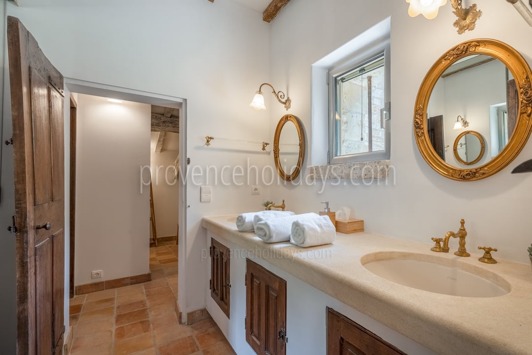 40 - Le Mas de Goult (24): Villa: Bathroom