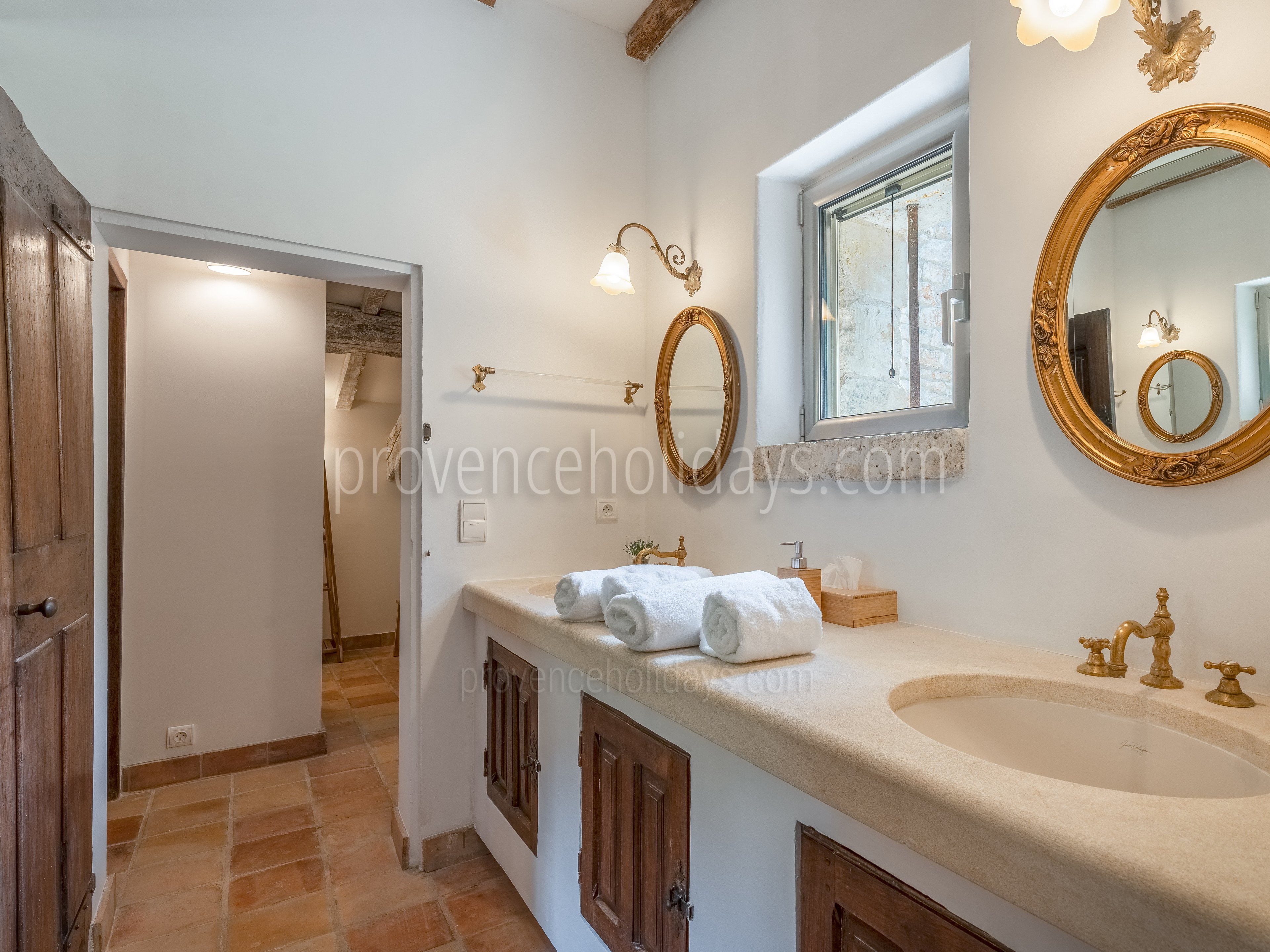 40 - Le Mas de Goult (24): Villa: Bathroom