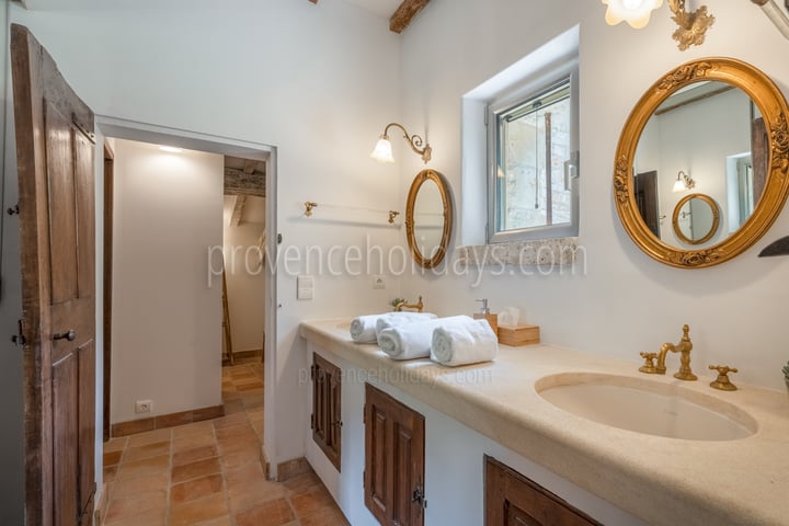 40 - Le Mas de Goult (24): Villa: Bathroom