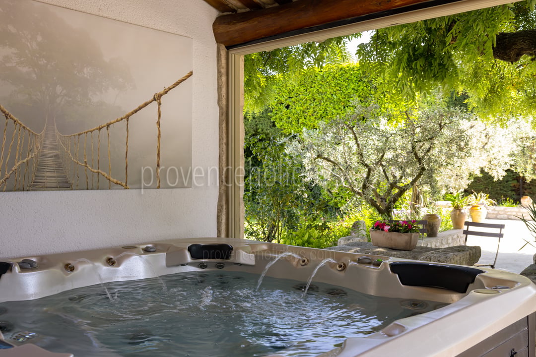 10 - Mas de l\'Oiseau: Villa: Exterior