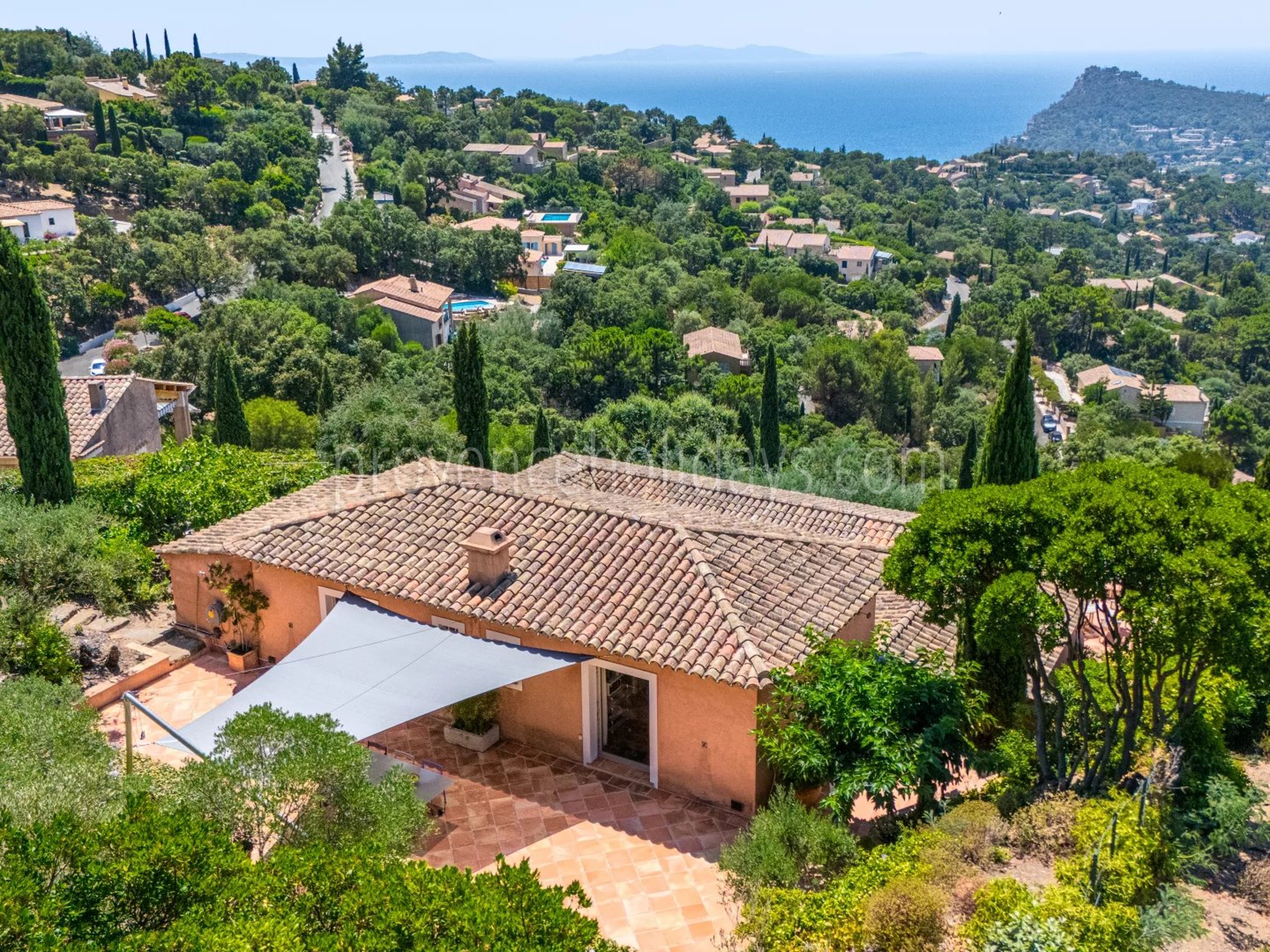 15 - Zeitgenössische Villa in Rayol-Canadel-sur-Mer: Villa: Exterior