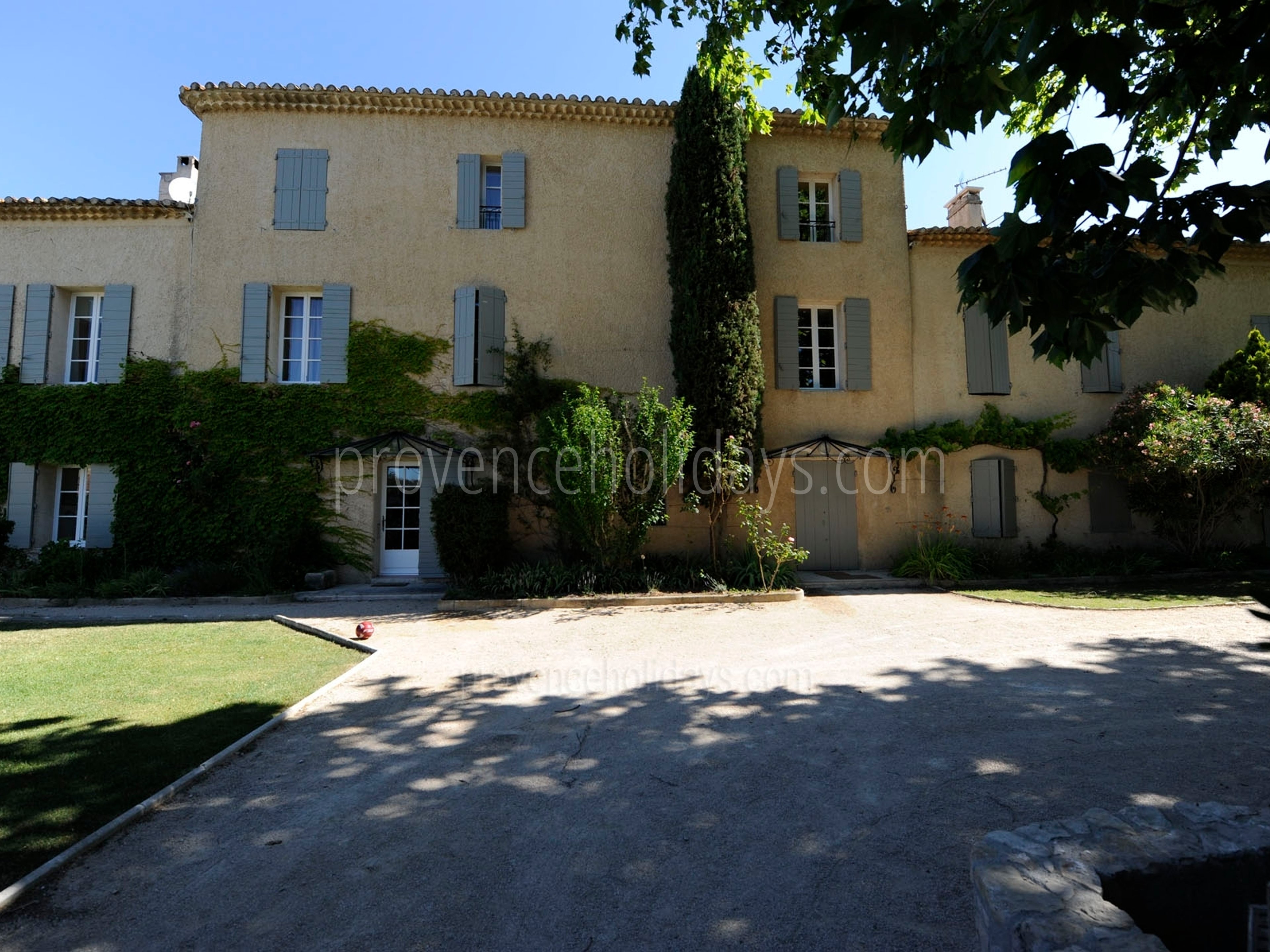 13 - Mas Lambesc: Villa: Exterior