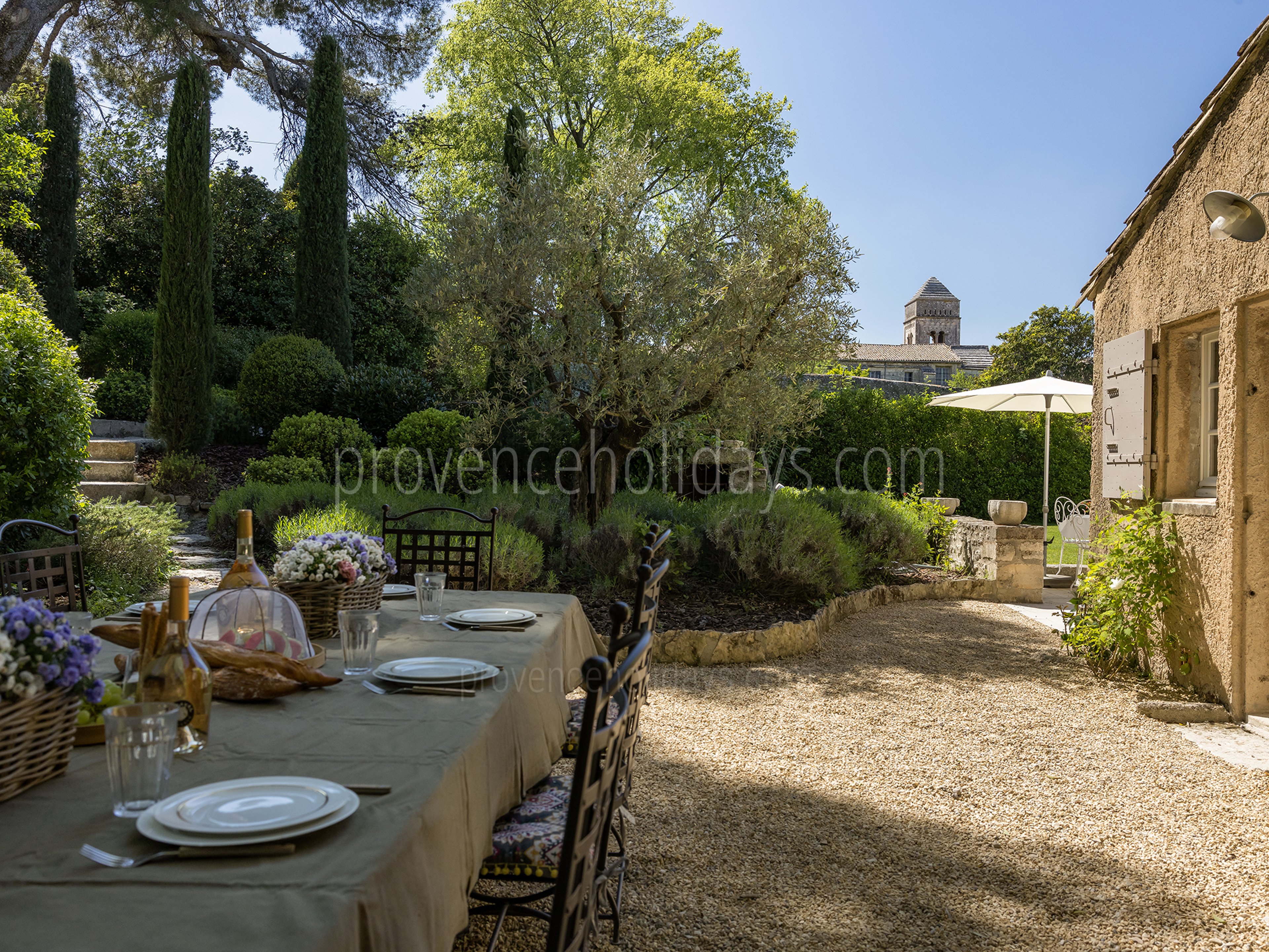 28 - Le Mazet Saint Paul: Villa: Exterior