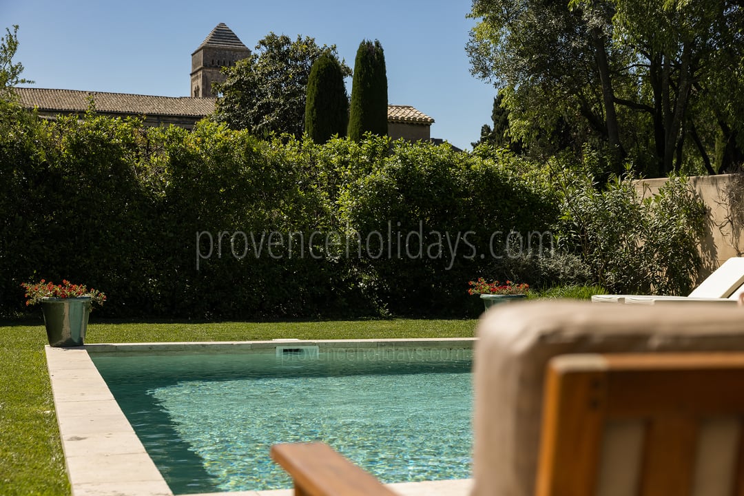 22 - Le Mazet Saint Paul: Villa: Exterior