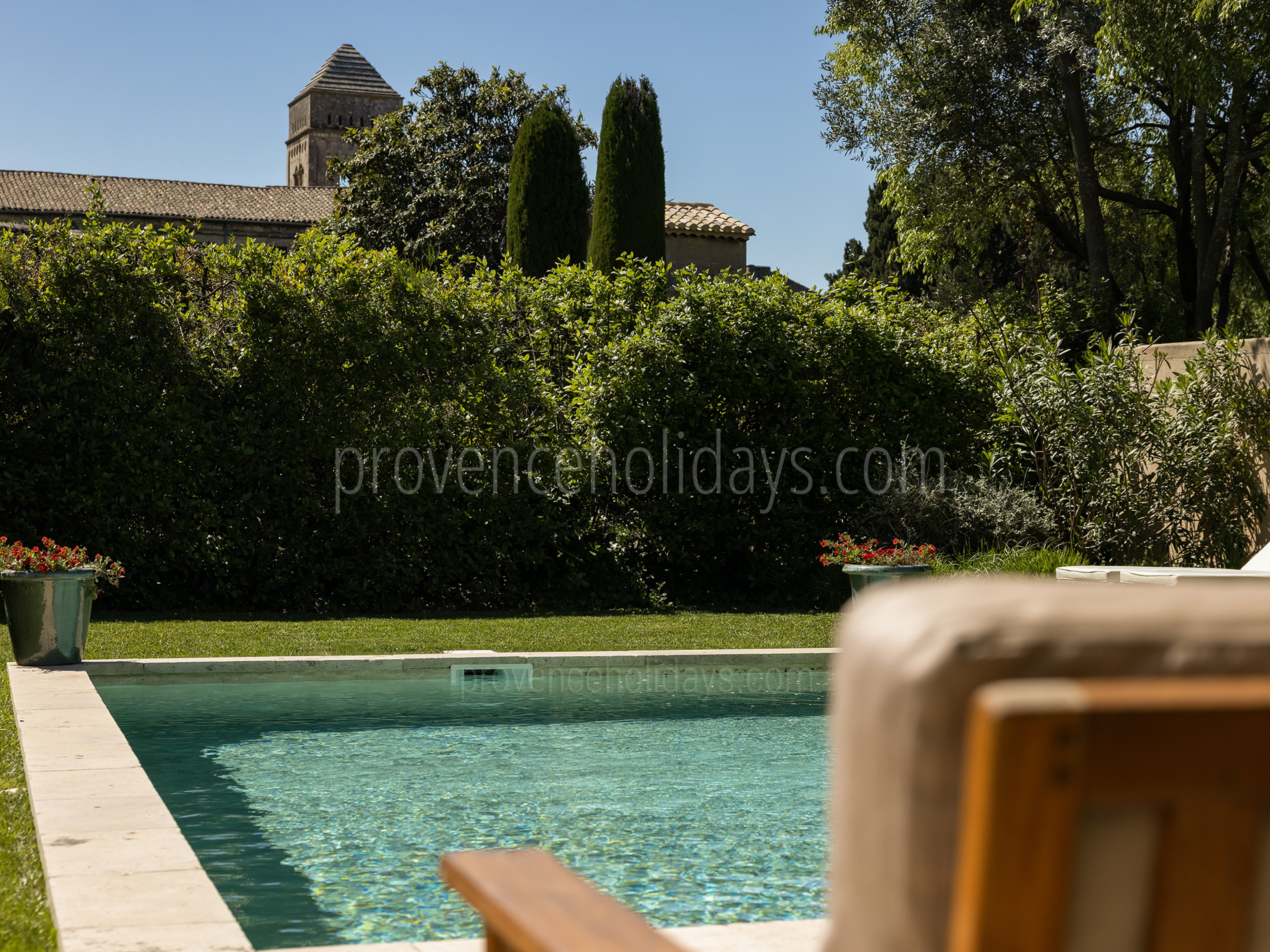 22 - Le Mazet Saint Paul: Villa: Exterior