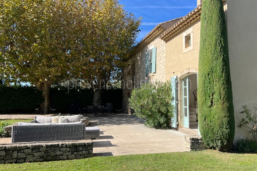 16 - le Refuge Provençal: Villa: Exterior