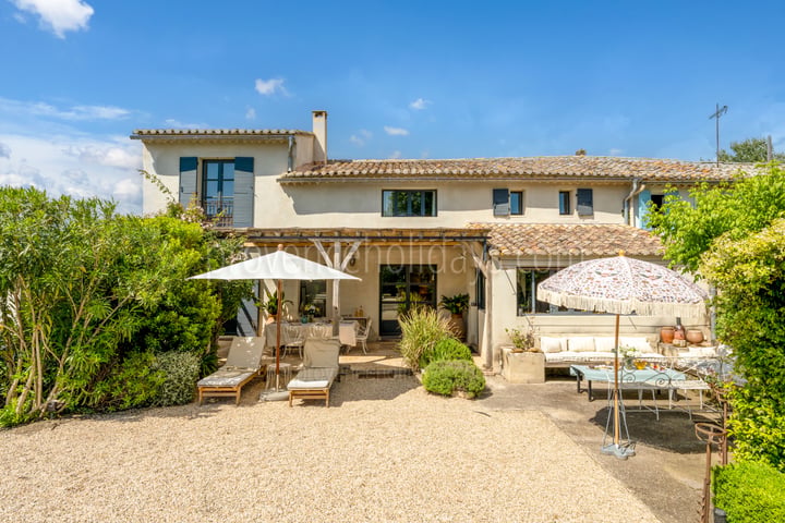 Charmante Villa am Fluss bei L'Isle-sur-la-Sorgue
