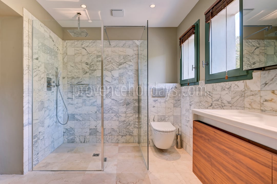 23 - Villa Castel: Villa: Bathroom