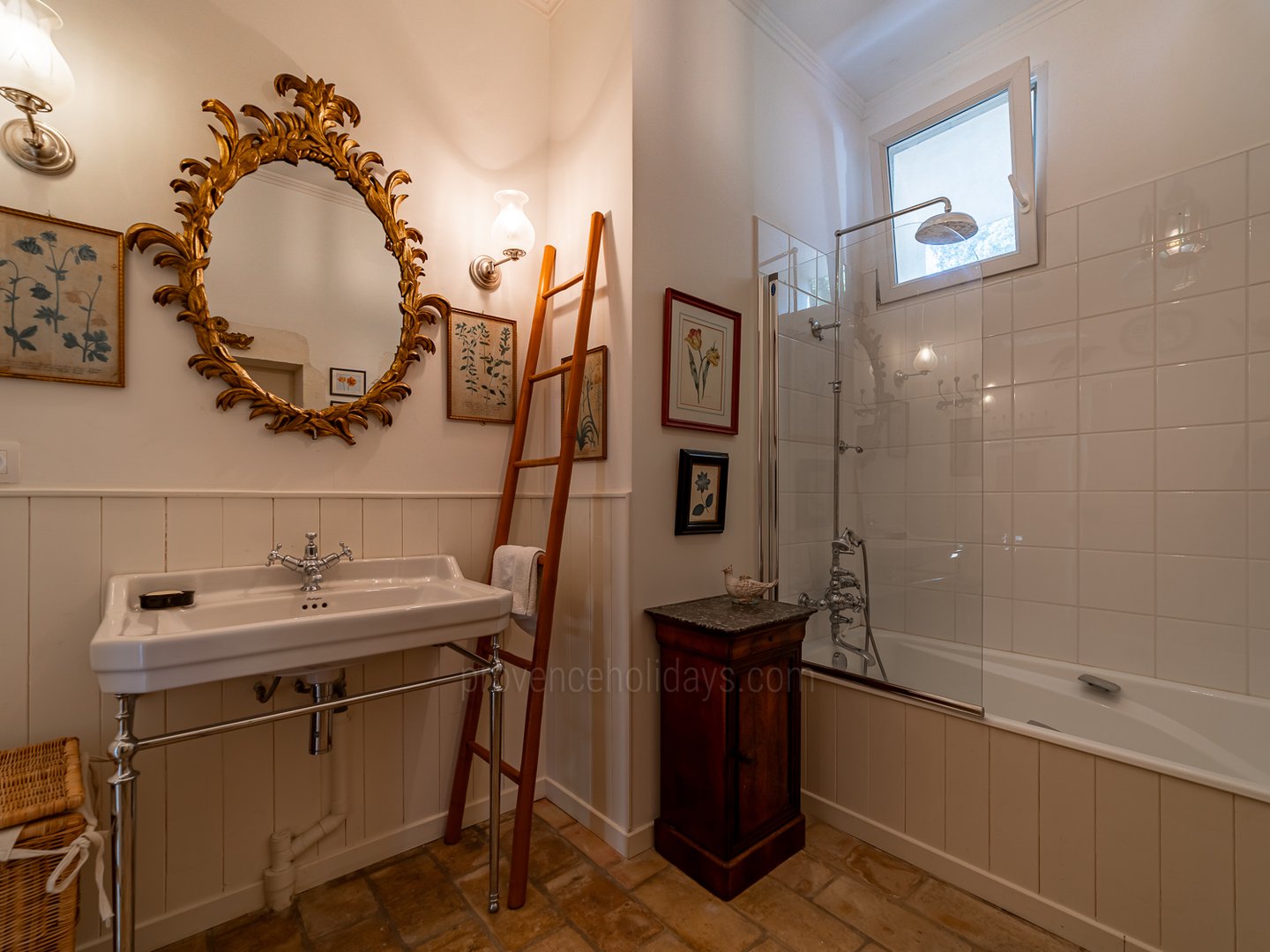 3 - Domaine Fontbrune: Villa: Bathroom