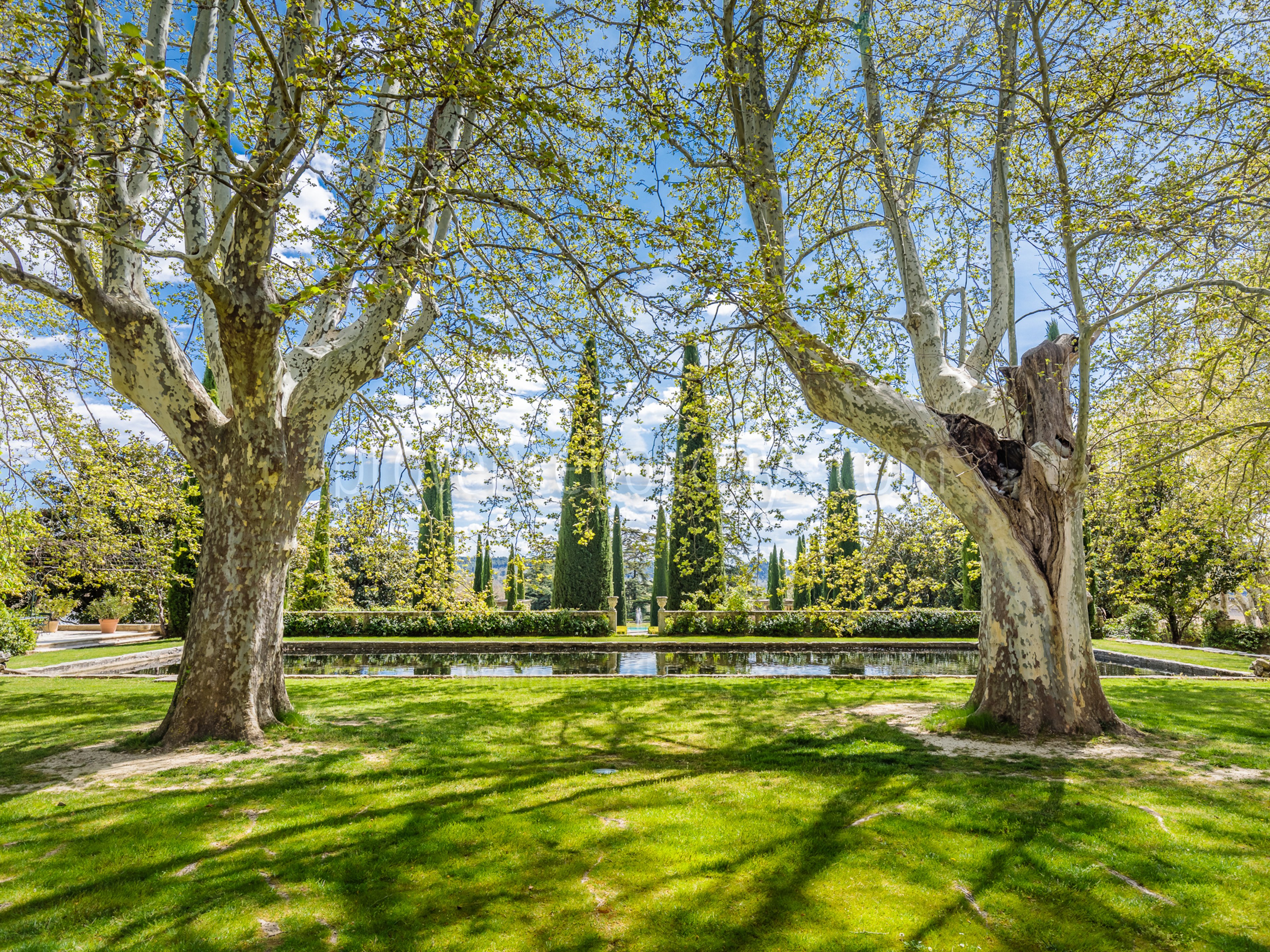 21 - Château de Luberon: Villa: Exterior