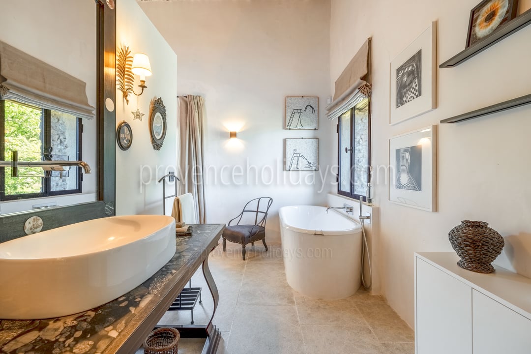 36 - La Chapelle Saint-Pons: Villa: Bathroom 2