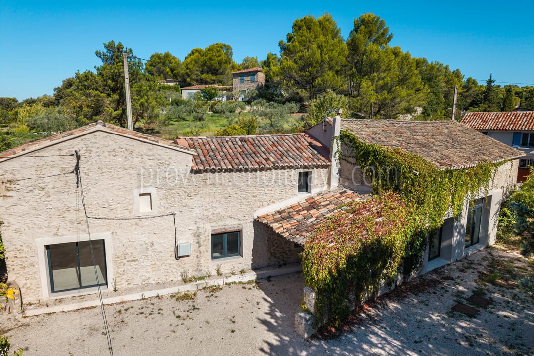 Mas de ville avec maisonnette indépendante à L’Isle-sur-la-Sorgue