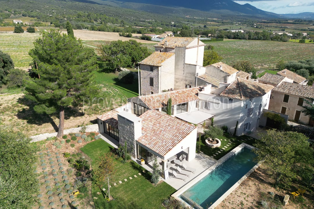 38 - Le Clos des Magnans: Villa: Exterior