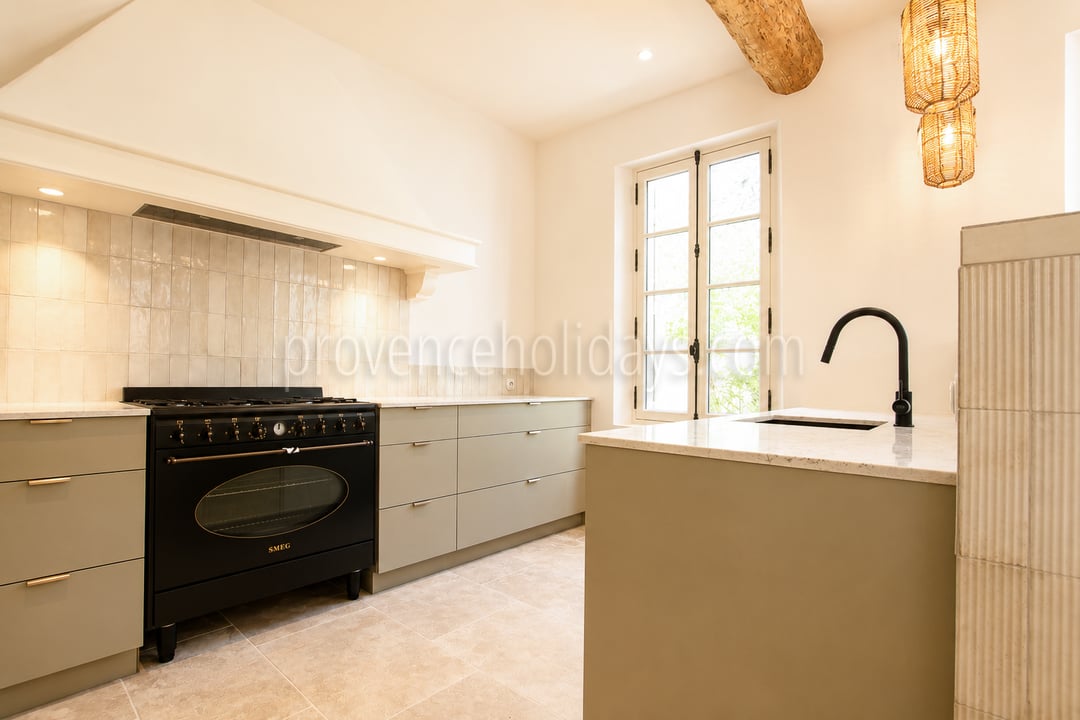 15 - Renoviertes Dorfhaus in Maussane-les-Alpilles: Villa: Interior