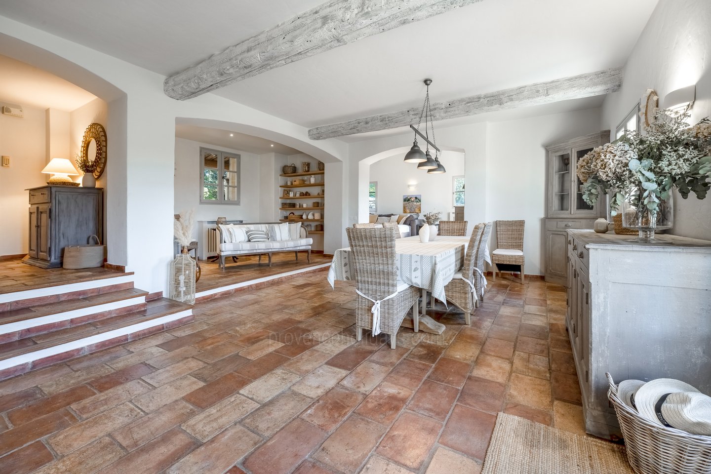 7 - Le Mas des Proles: Villa: Interior