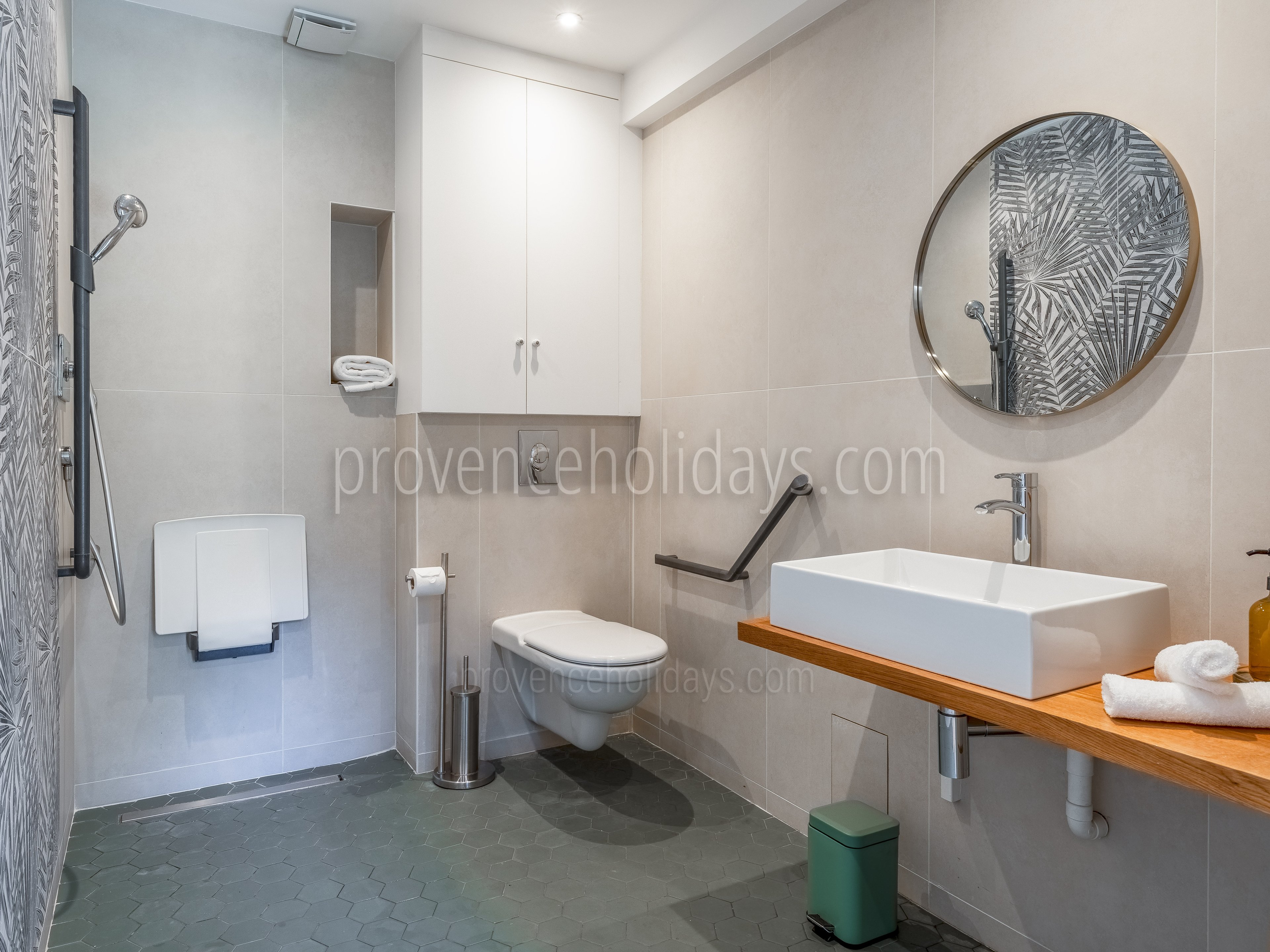 41 - Mas de Bellevue: Villa: Bathroom