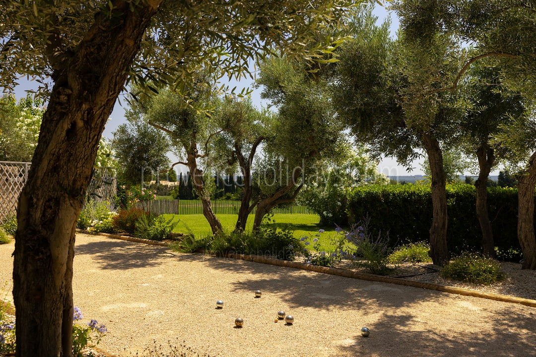 36 - Le Mas des Lauriers: Villa: Exterior