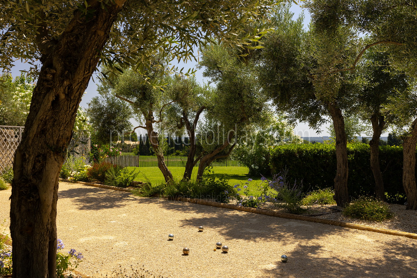 36 - Le Mas des Lauriers: Villa: Exterior