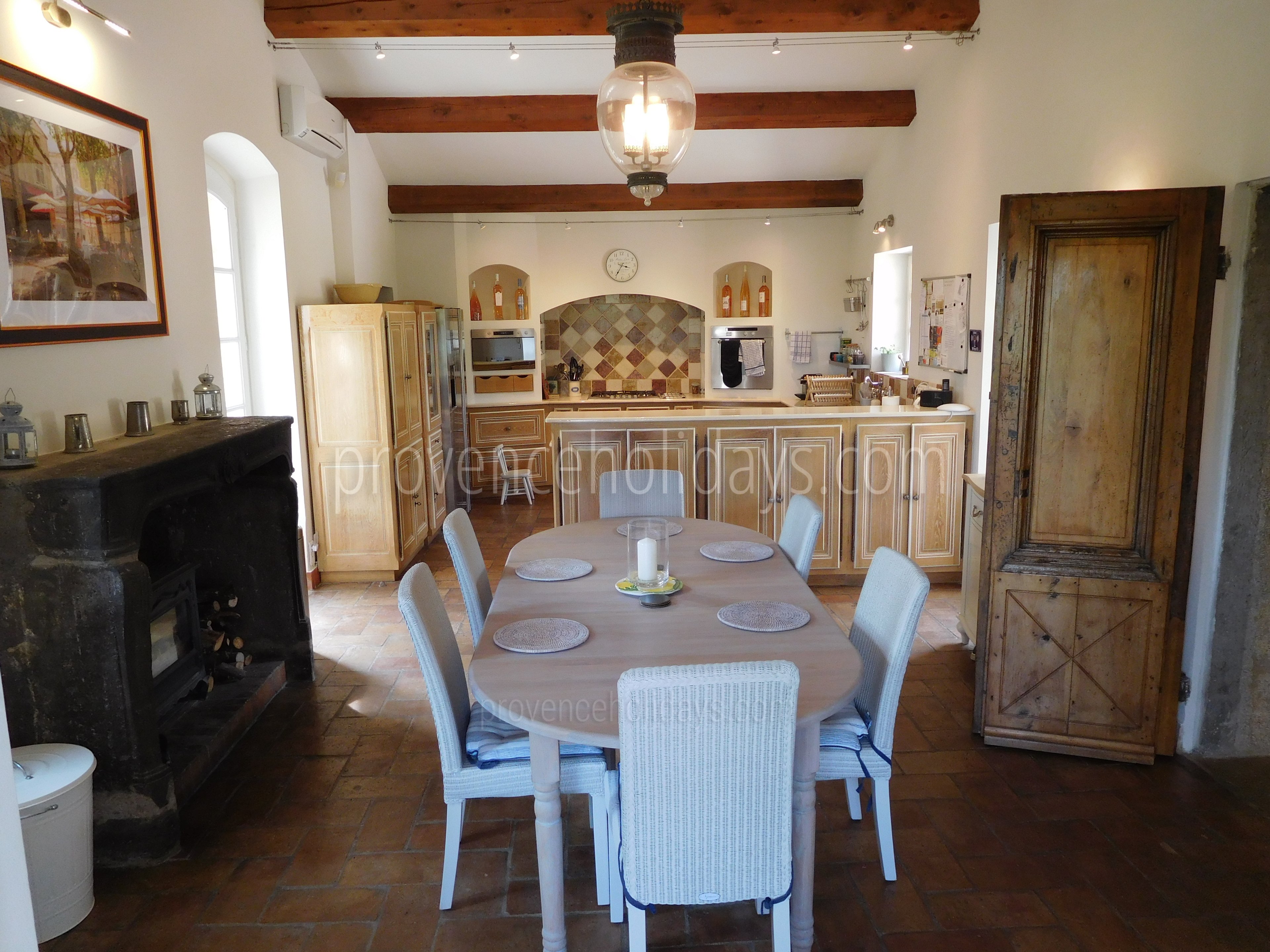 32 - Mas Lorgues: Villa: Interior