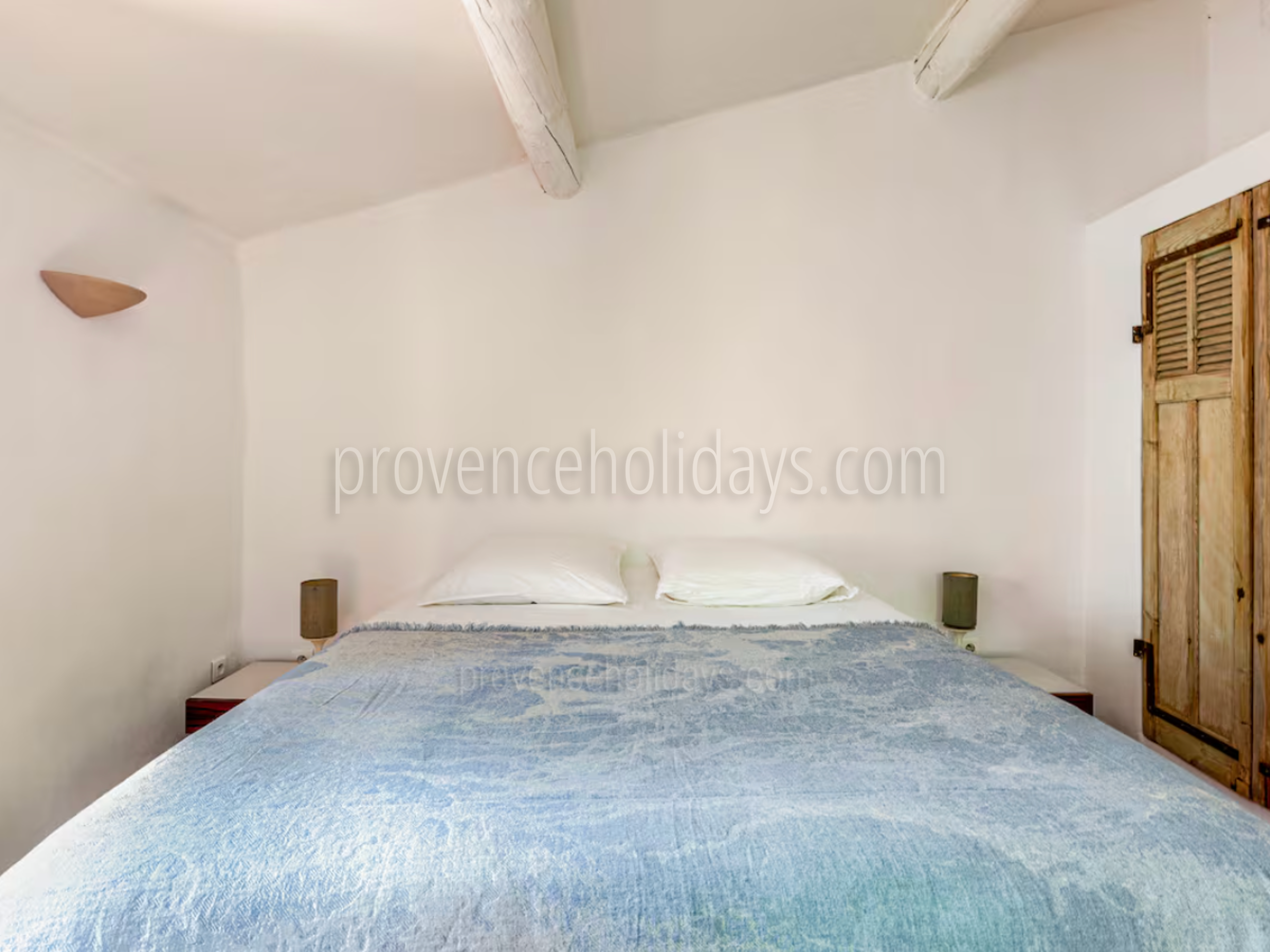 30 - Les Vues du Luberon: Villa: Bedroom