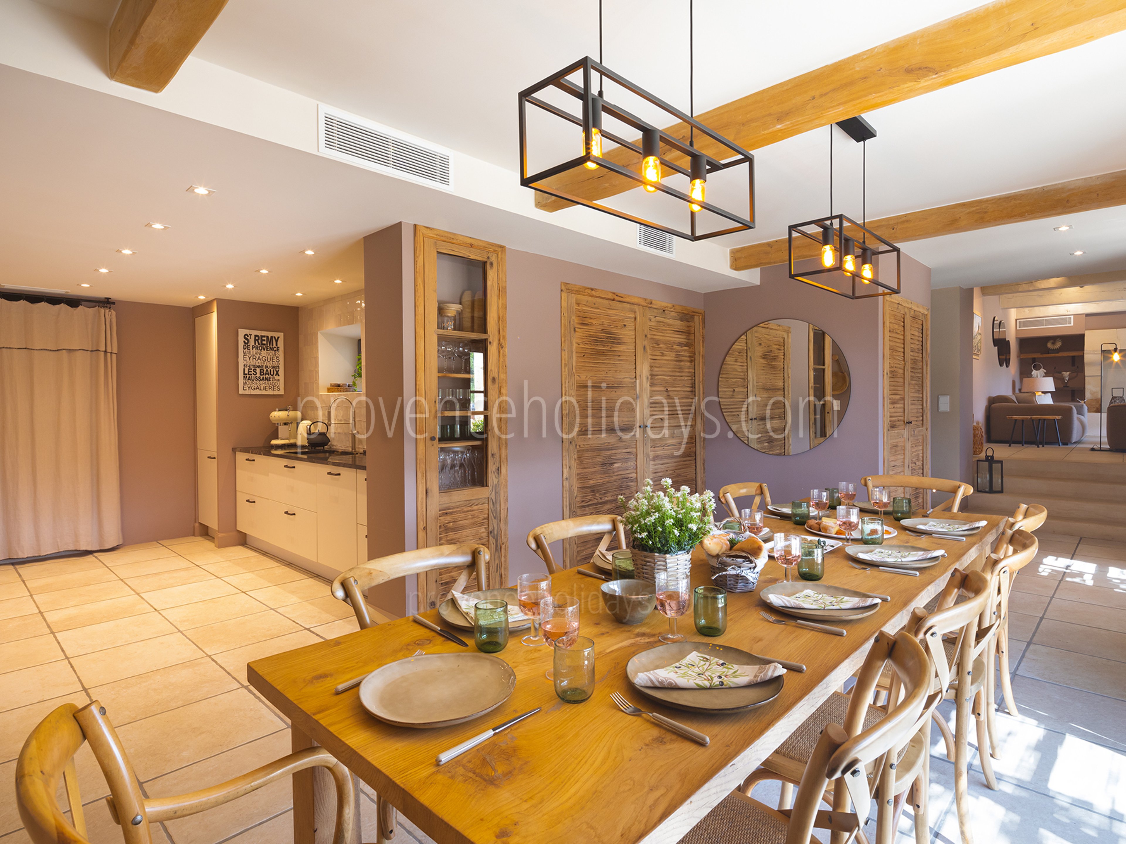 9 - Mas de Provence: Villa: Interior