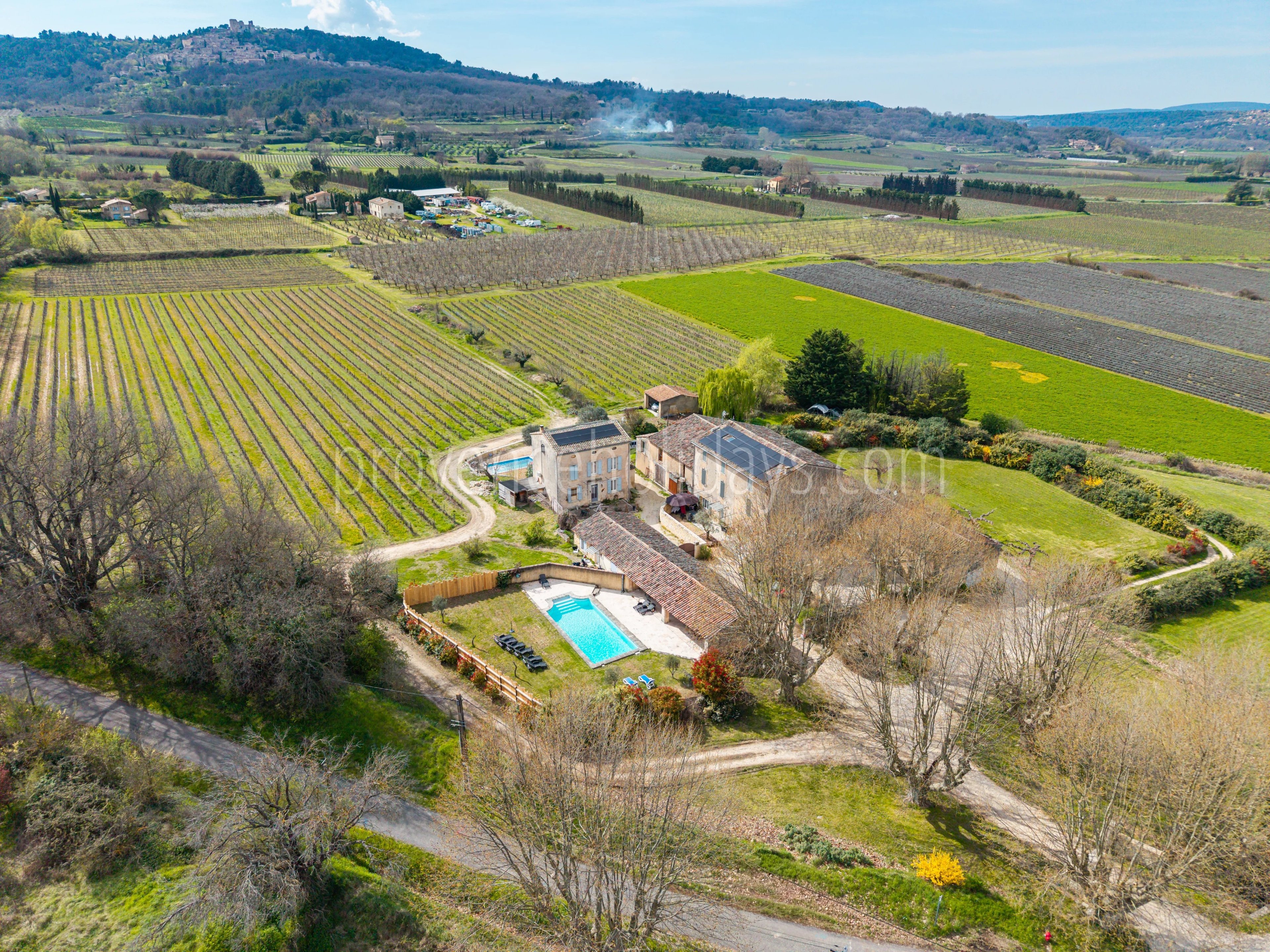 6 - Mas with pool in Bonnieux: Villa: Pool