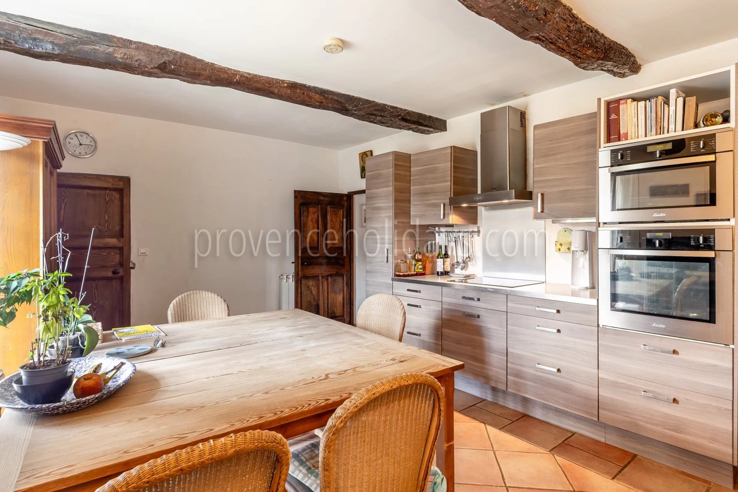 17 - Stone farmhouse in Saint-Saturnin-lès-Apt: Villa: Interior