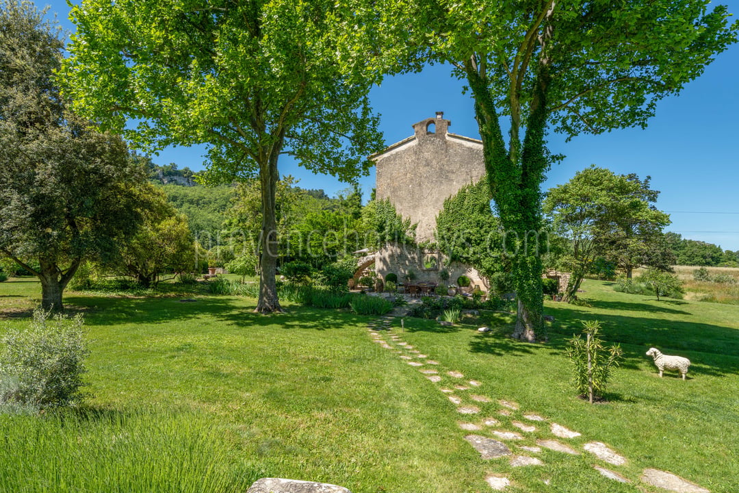 20 - La Chapelle Saint-Pons: Villa: Exterior
