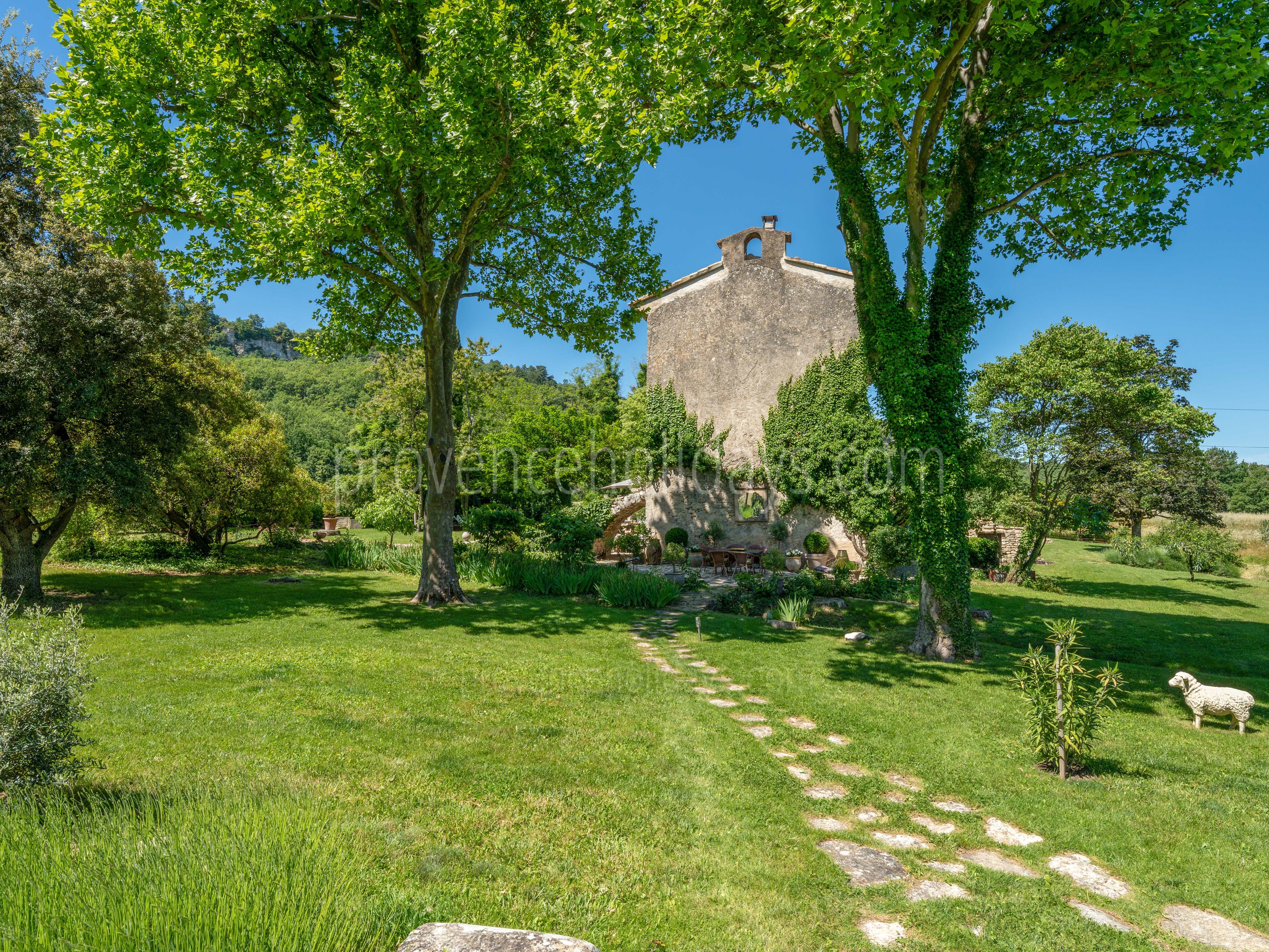 20 - La Chapelle Saint-Pons: Villa: Exterior