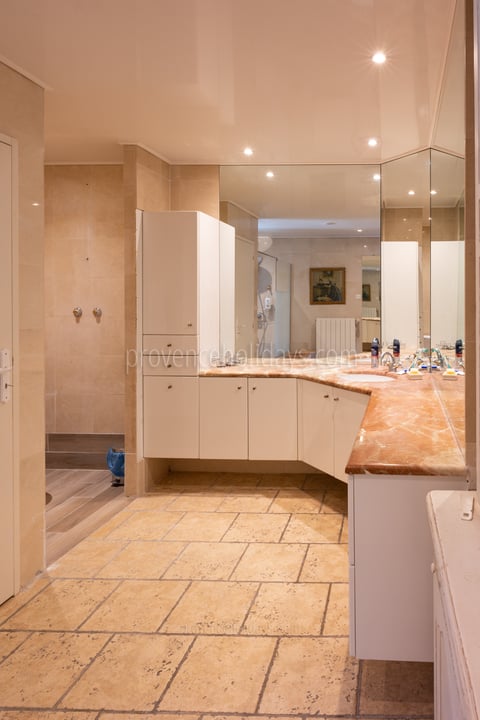 24 - Mas des Valettes: Villa: Bathroom