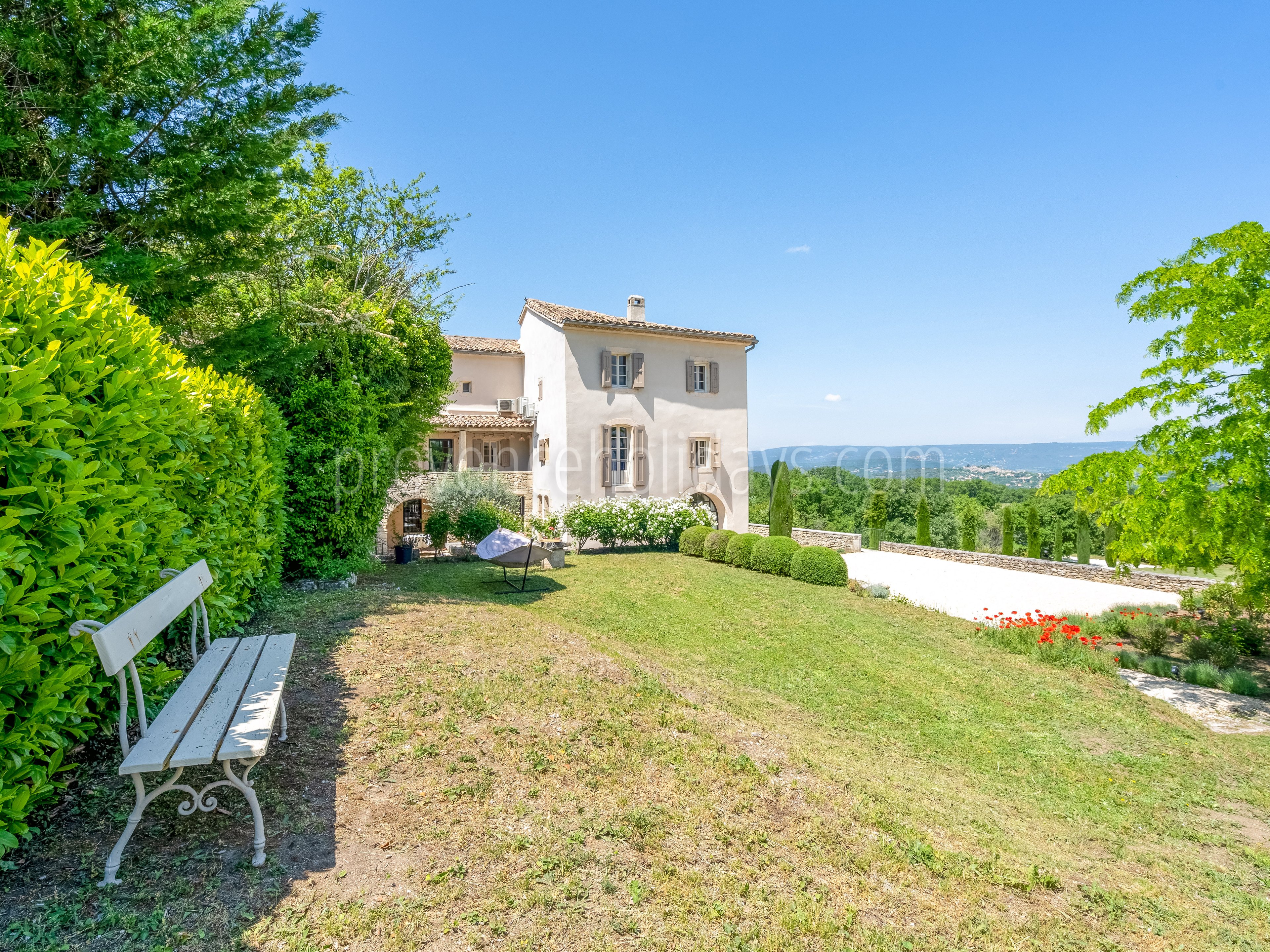 61 - Bastide des Magnans: Villa: Exterior
