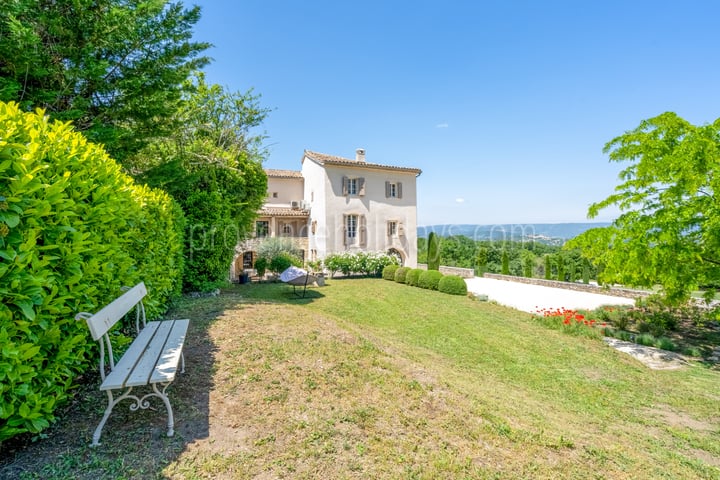 61 - Bastide des Magnans: Villa: Exterior