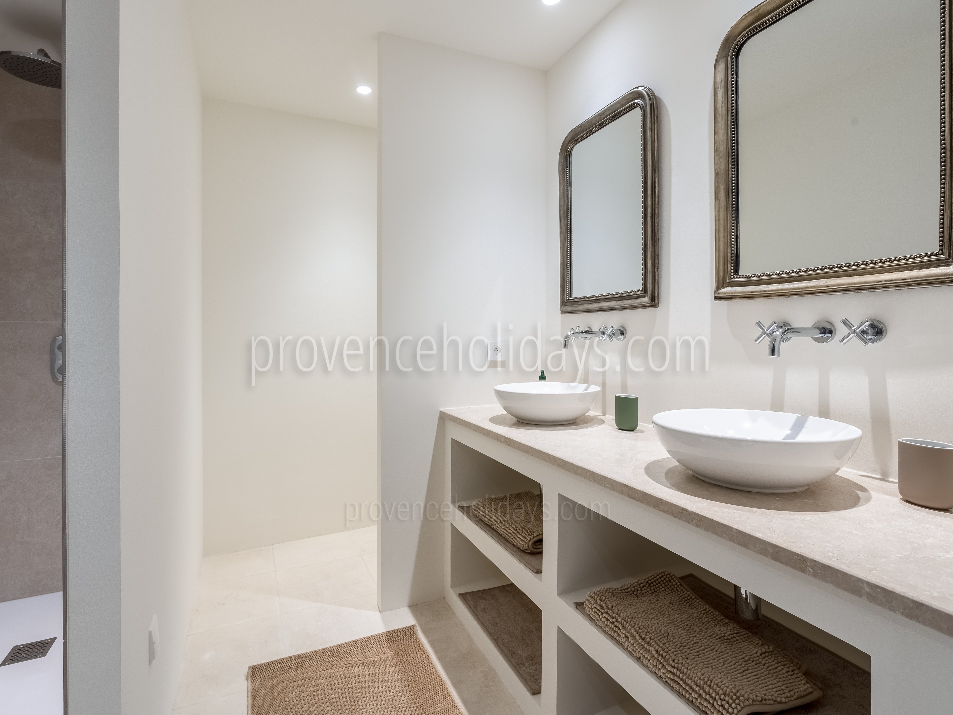 40 - La Bastide des Sources: Villa: Bathroom