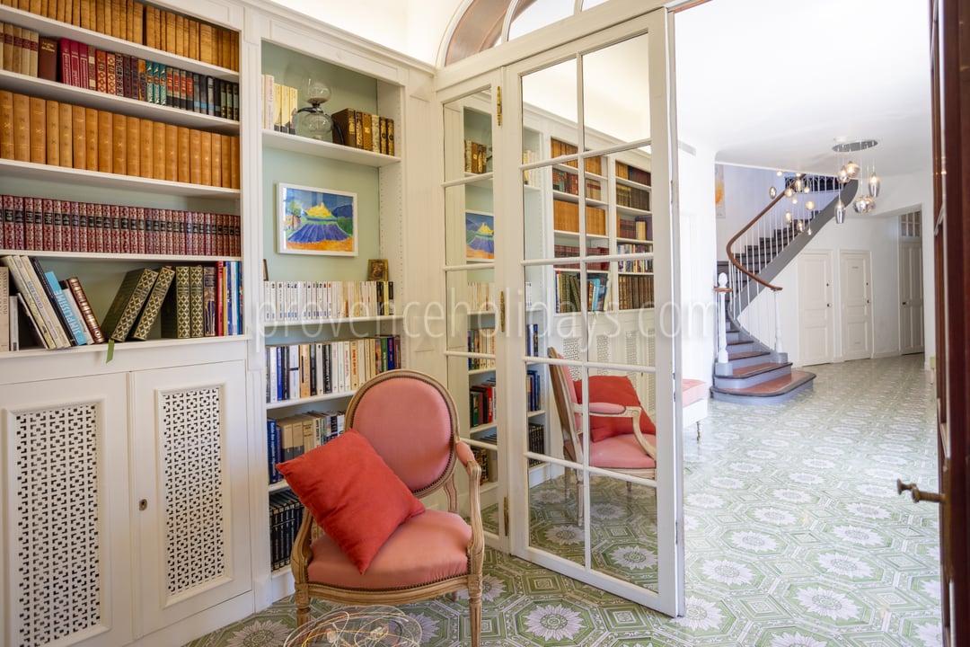 26 - Château des Lumières: Villa: Interior