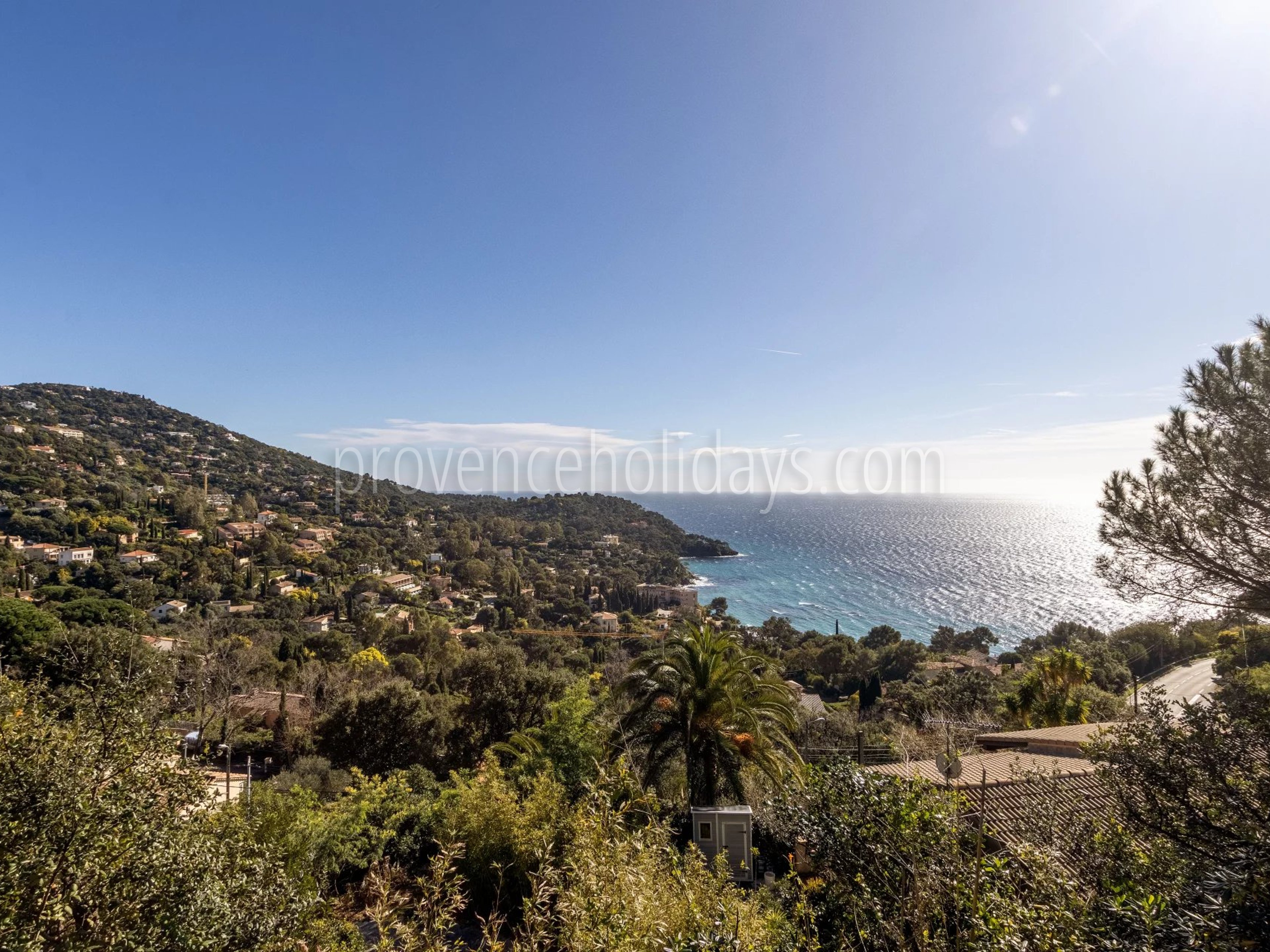 24 - Te renoveren villa in Rayol-Canadel-sur-Mer: Villa: Exterior