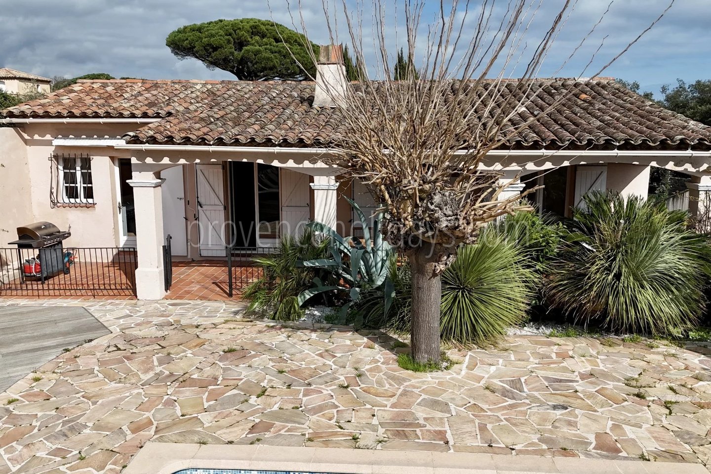 6 - Ruhiges Haus in Gassin: Villa: Exterior