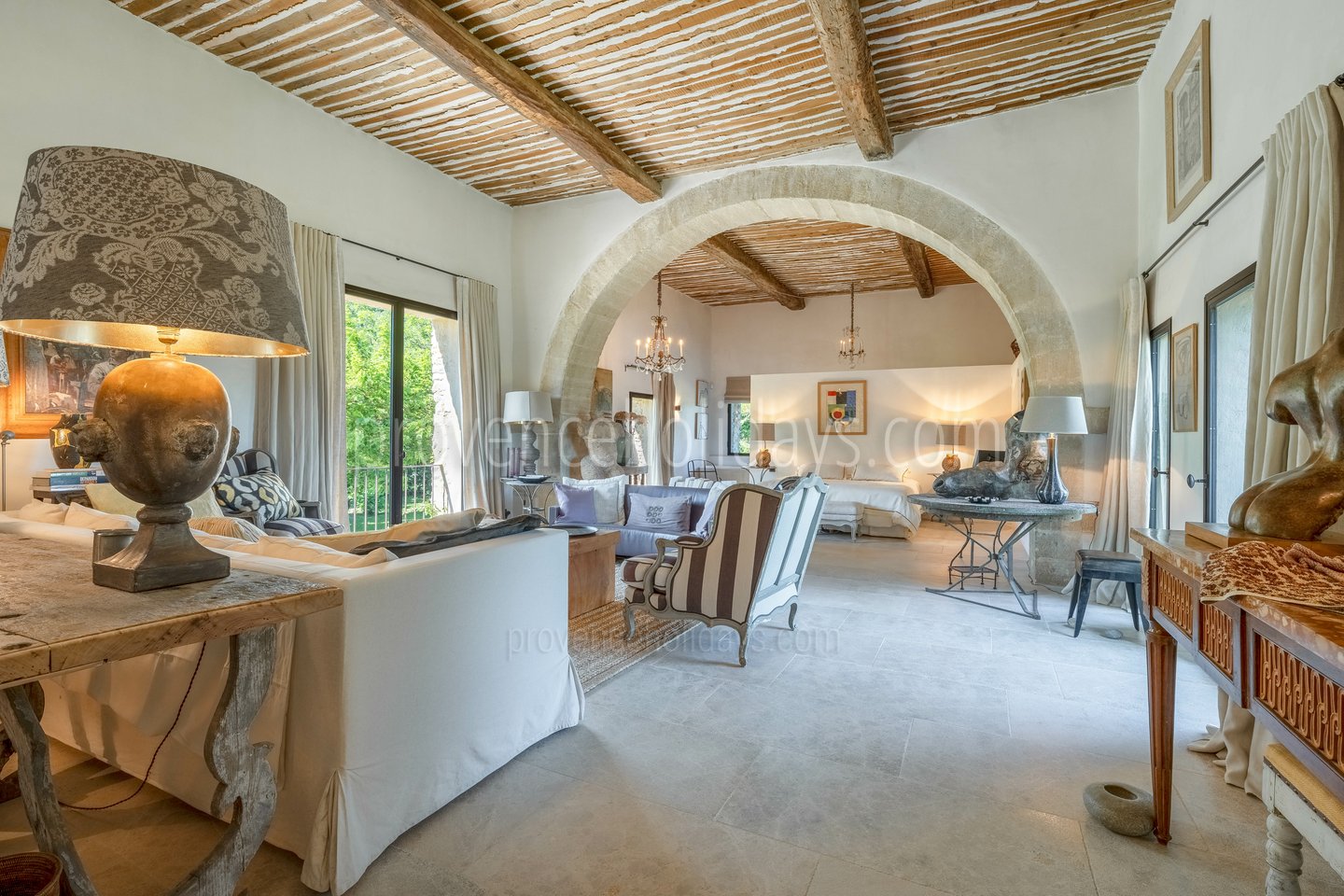 25 - La Chapelle Saint-Pons: Villa: Interior