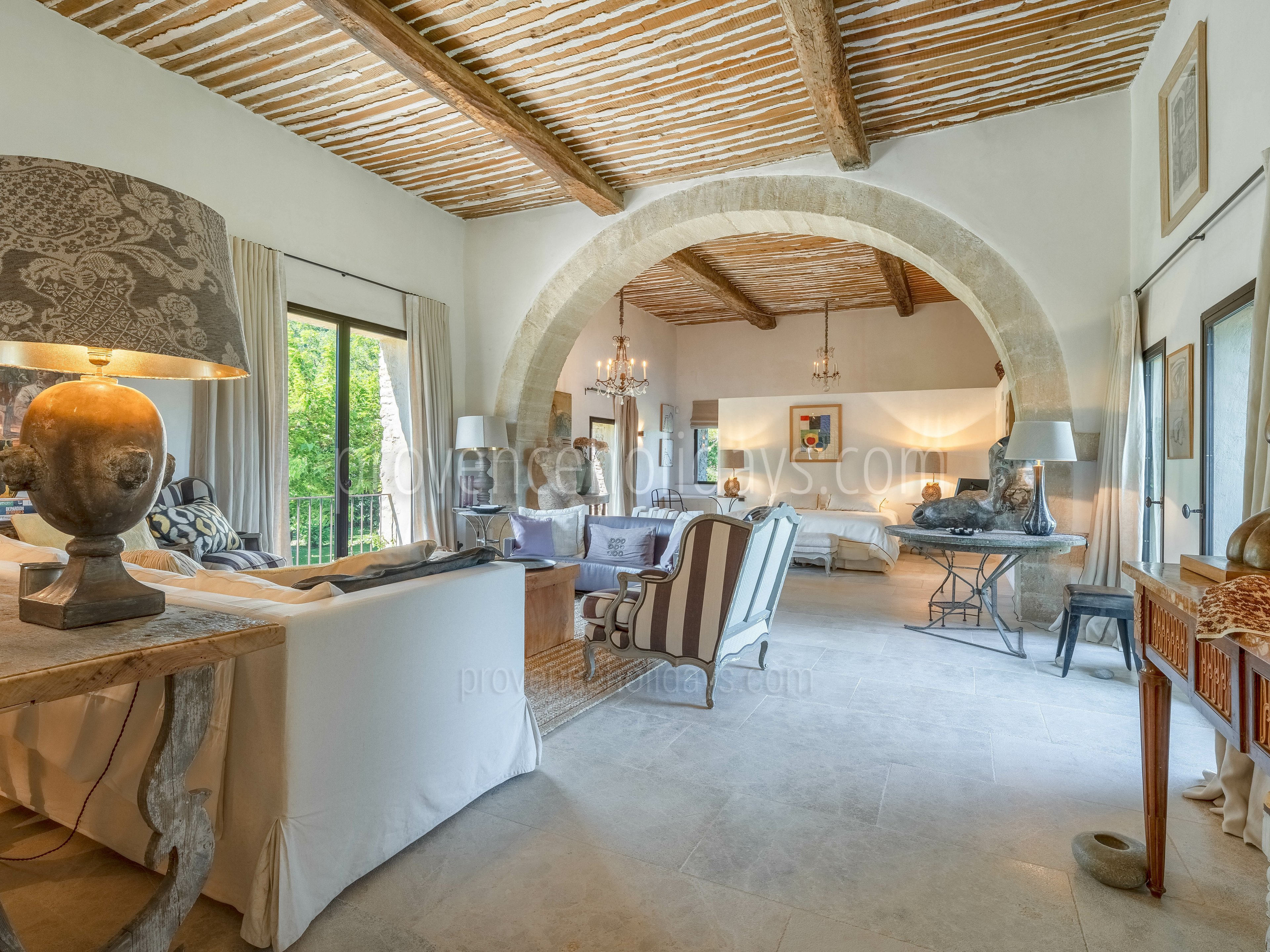25 - La Chapelle Saint-Pons: Villa: Interior