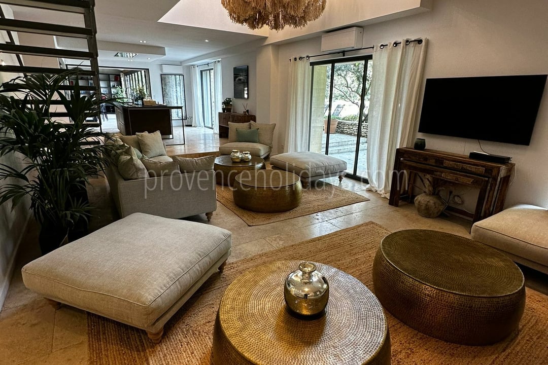 24 - Mas du Carlet: Villa: Interior